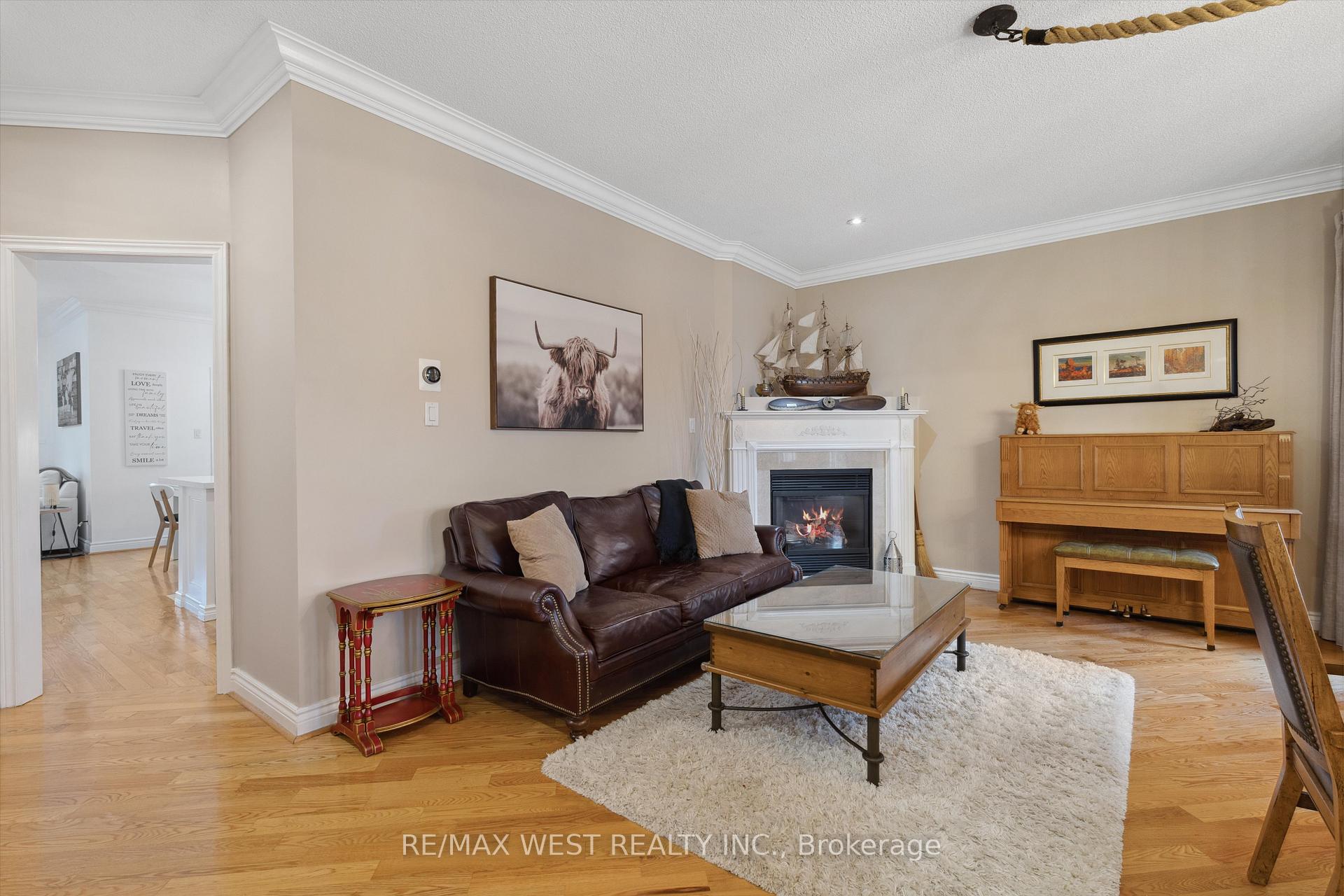 Photo 6 of 104 Gray Park Street W, Caledon, Bolton North — HOMEH
