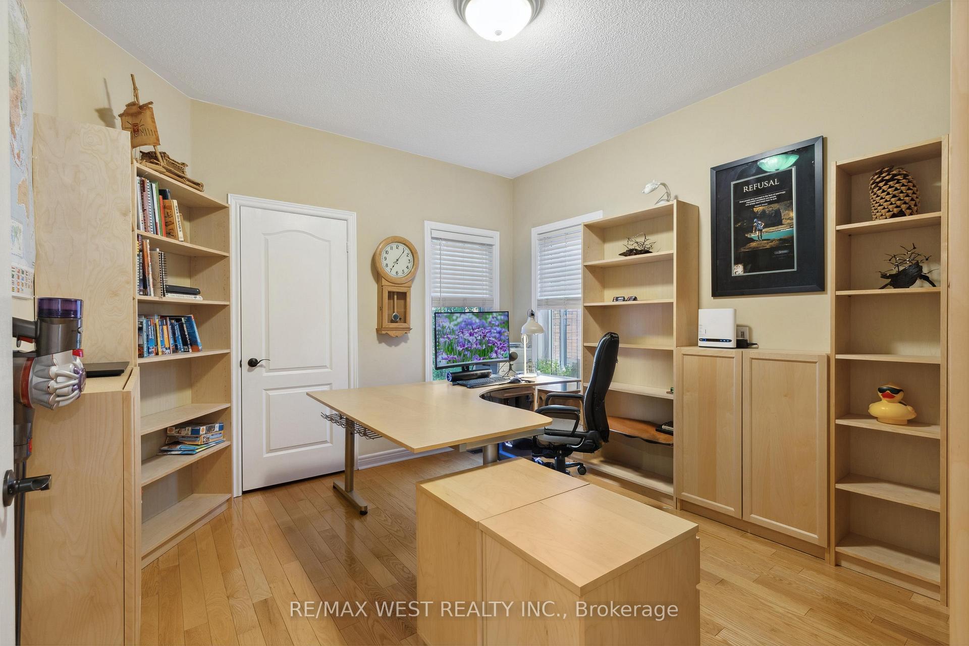 Photo 17 of 104 Gray Park Street W, Caledon, Bolton North — HOMEH
