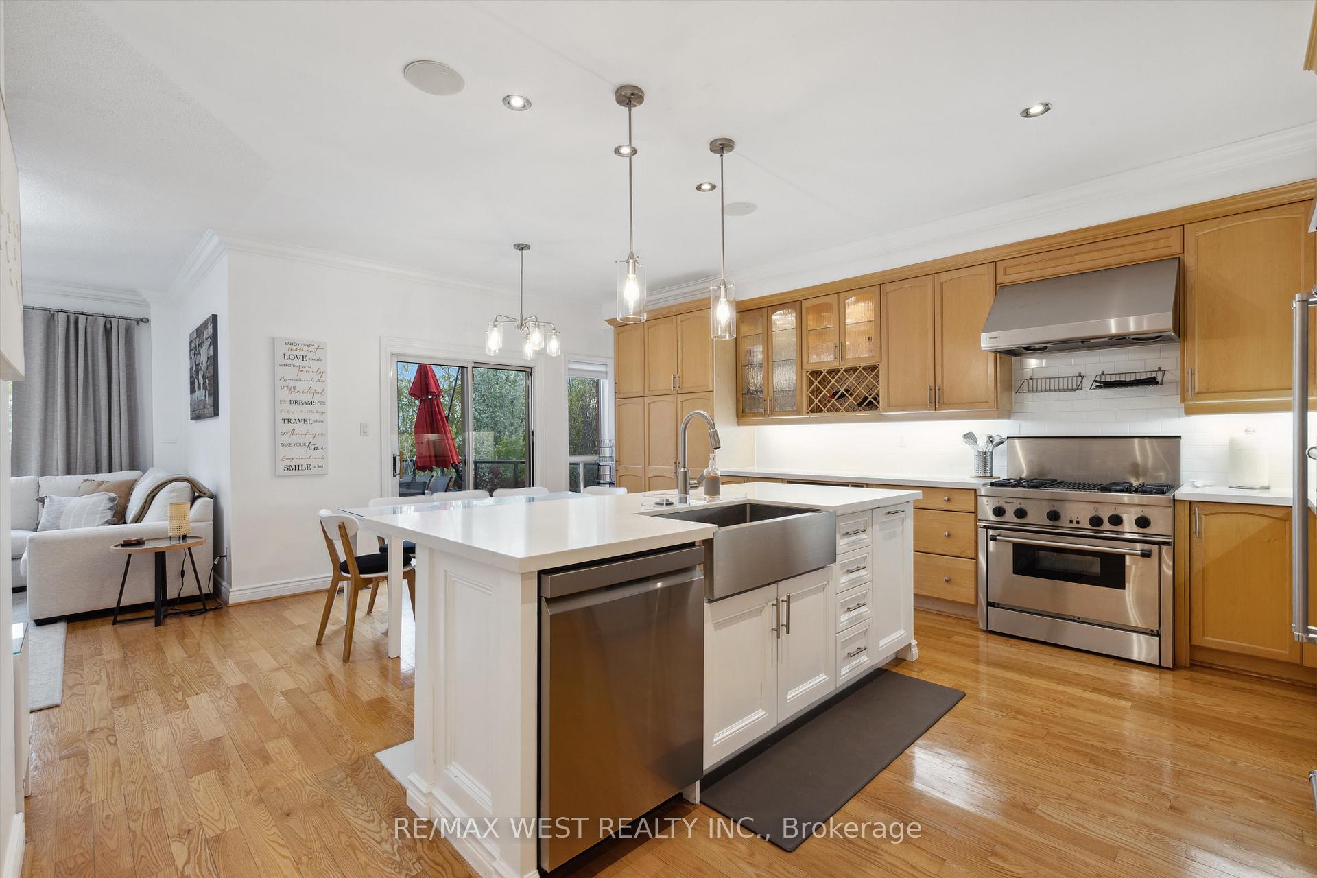 Photo 5 of 104 Gray Park Street W, Caledon, Bolton North — HOMEH