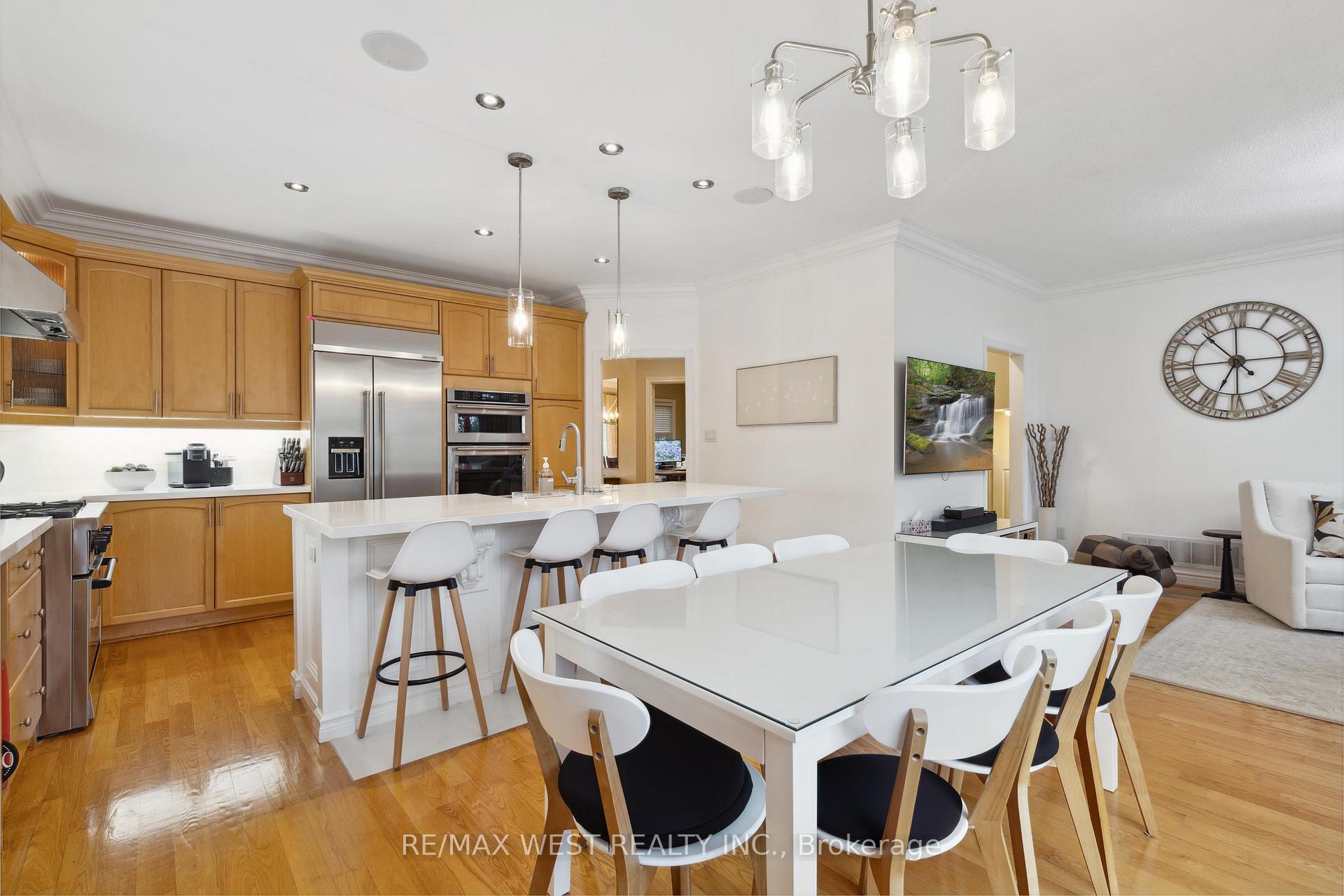 Photo 10 of 104 Gray Park Street W, Caledon, Bolton North — HOMEH