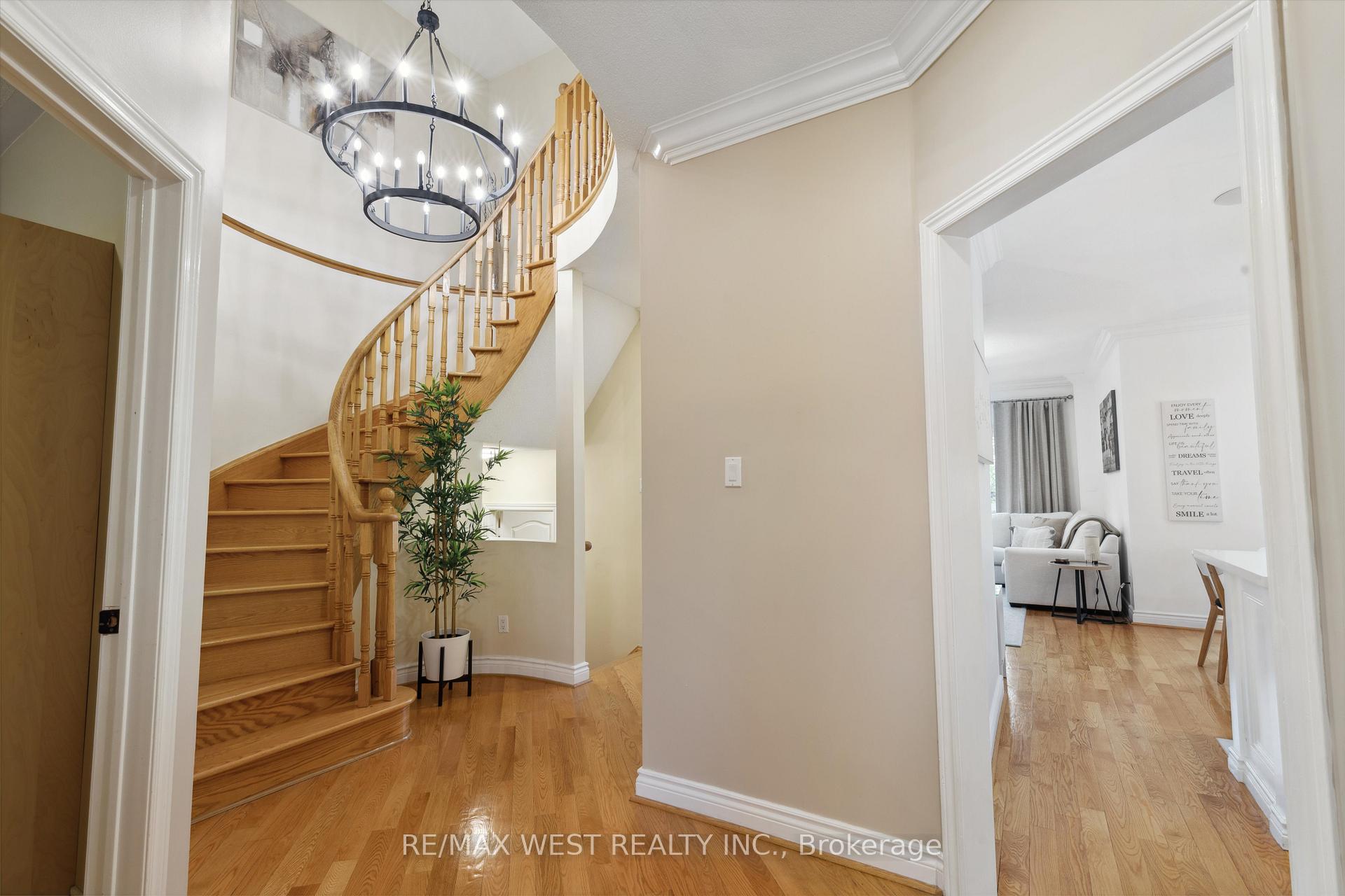 Photo 11 of 104 Gray Park Street W, Caledon, Bolton North — HOMEH