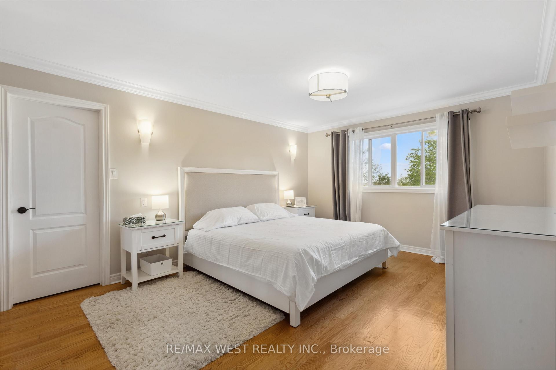 Photo 13 of 104 Gray Park Street W, Caledon, Bolton North — HOMEH