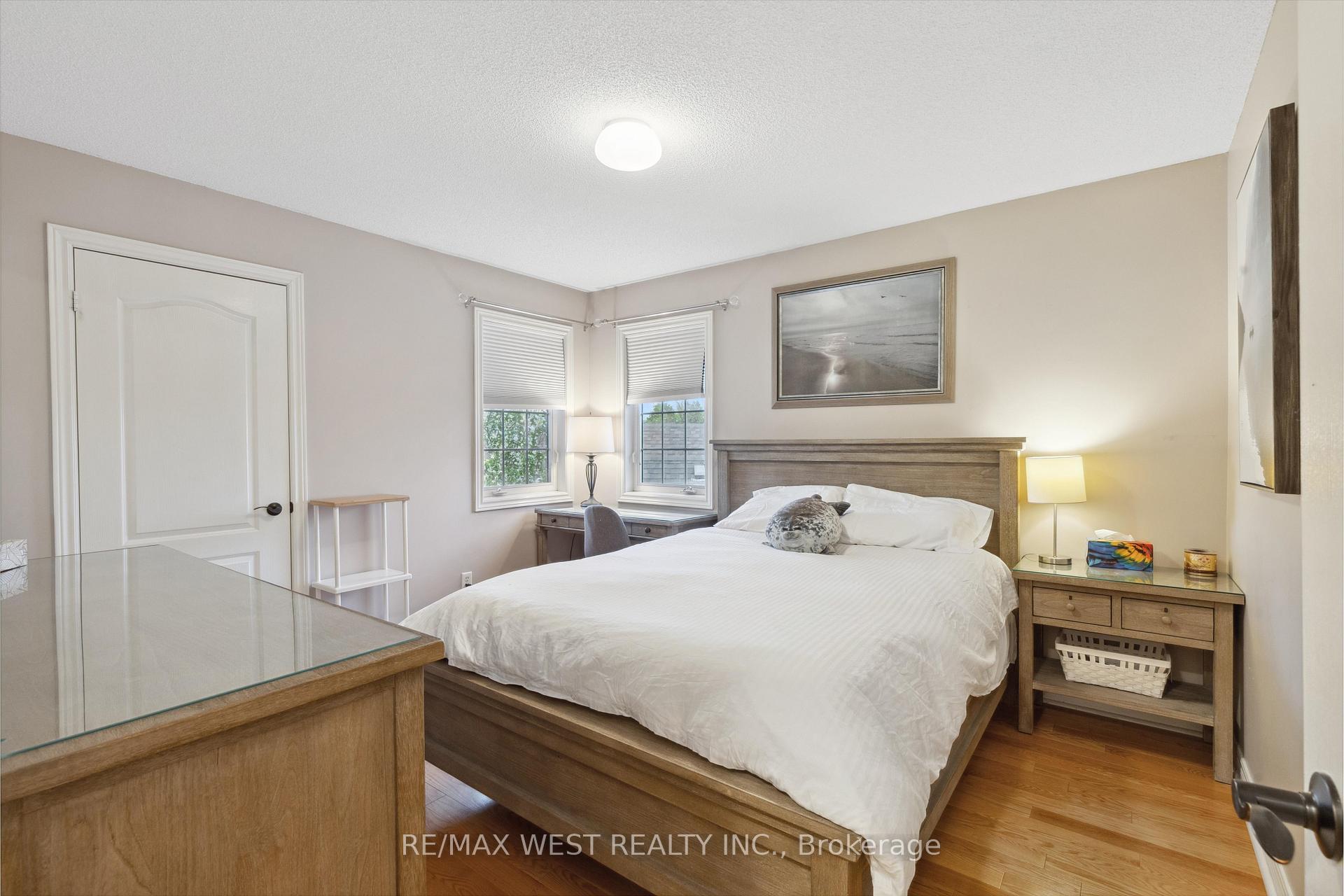Photo 41 of 104 Gray Park Street W, Caledon, Bolton North — HOMEH