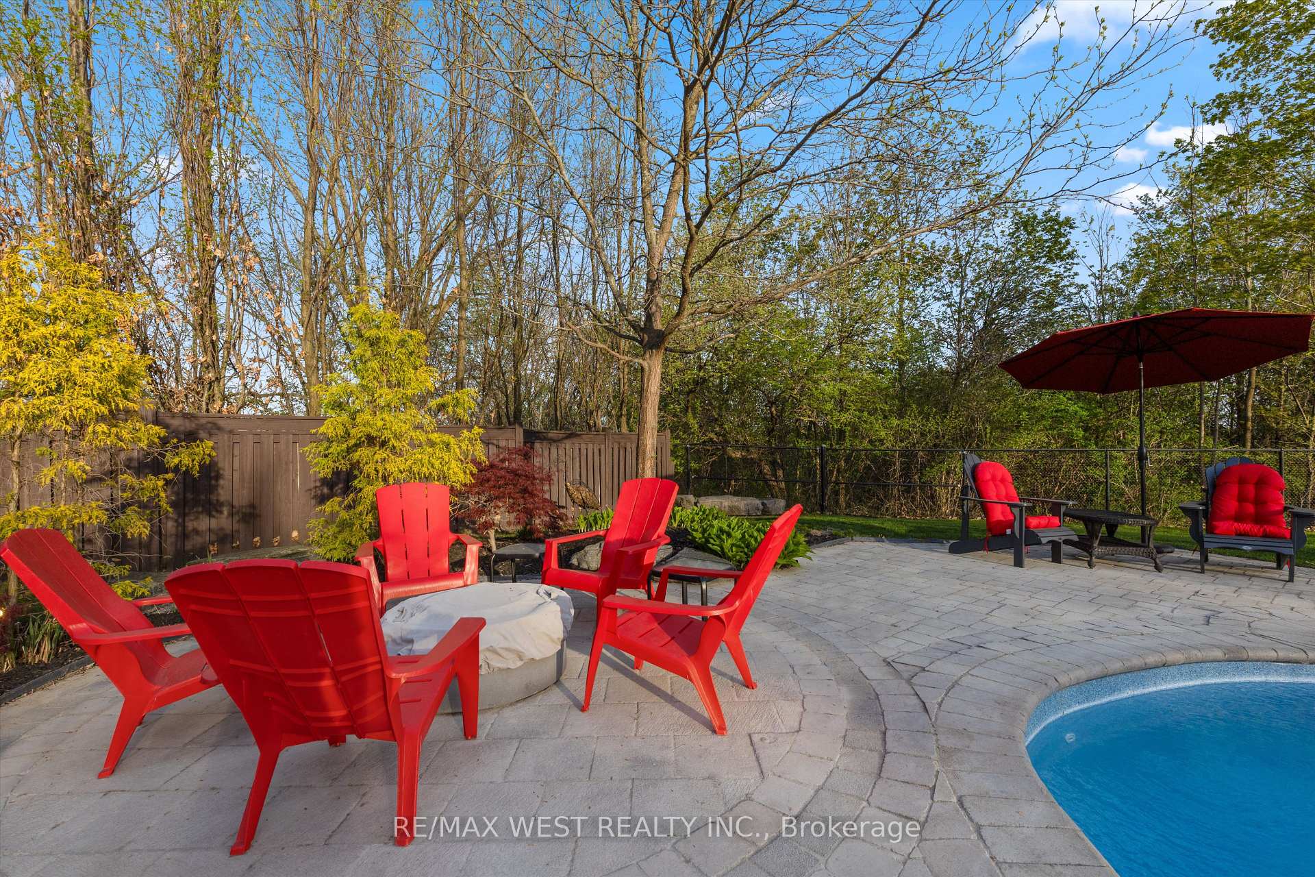 Photo 33 of 104 Gray Park Street W, Caledon, Bolton North — HOMEH