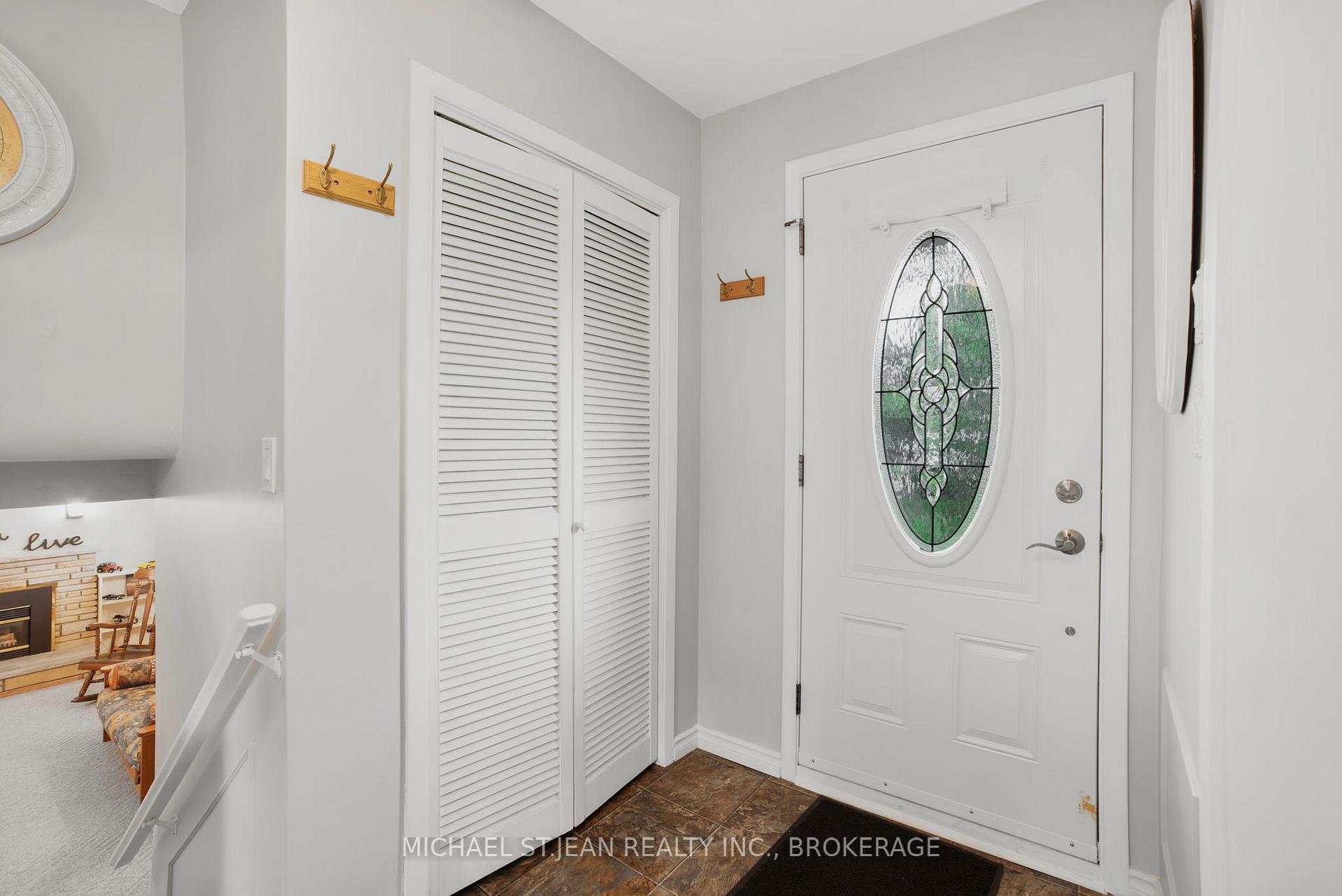 Photo 11 of 175 Council Crescent, Hamilton, Ancaster — HOMEH