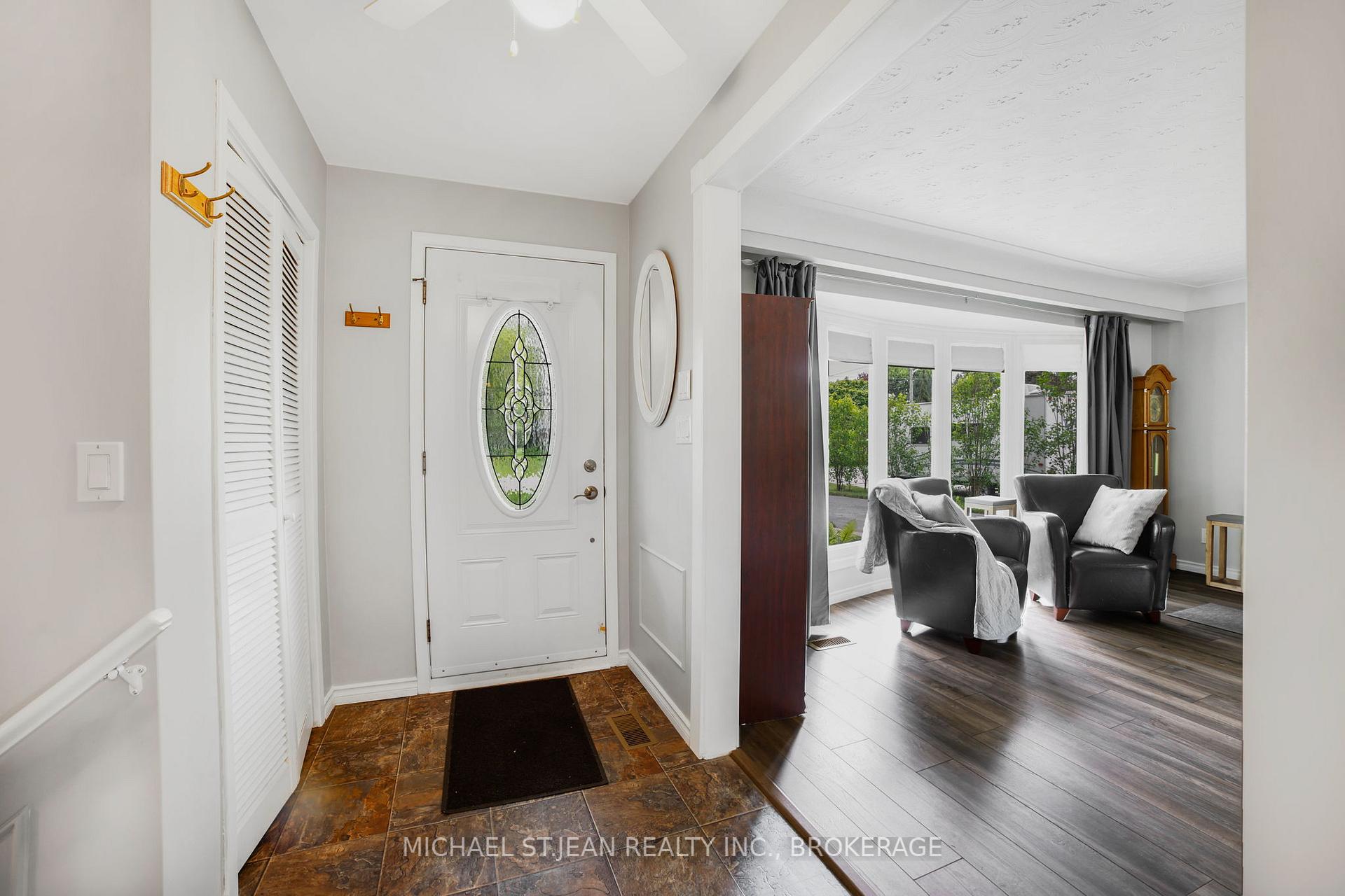 Photo 5 of 175 Council Crescent, Hamilton, Ancaster — HOMEH