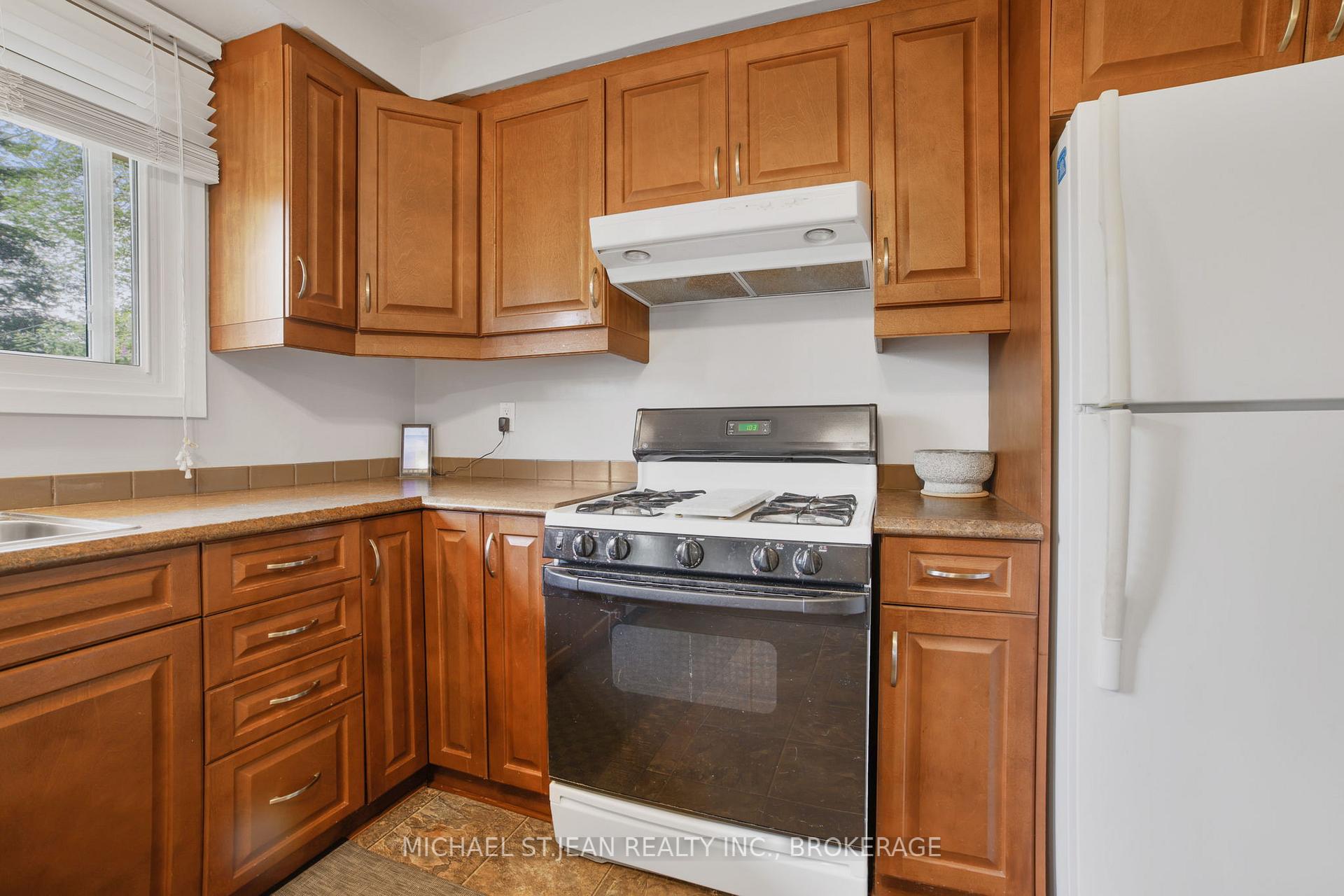 Photo 22 of 175 Council Crescent, Hamilton, Ancaster — HOMEH