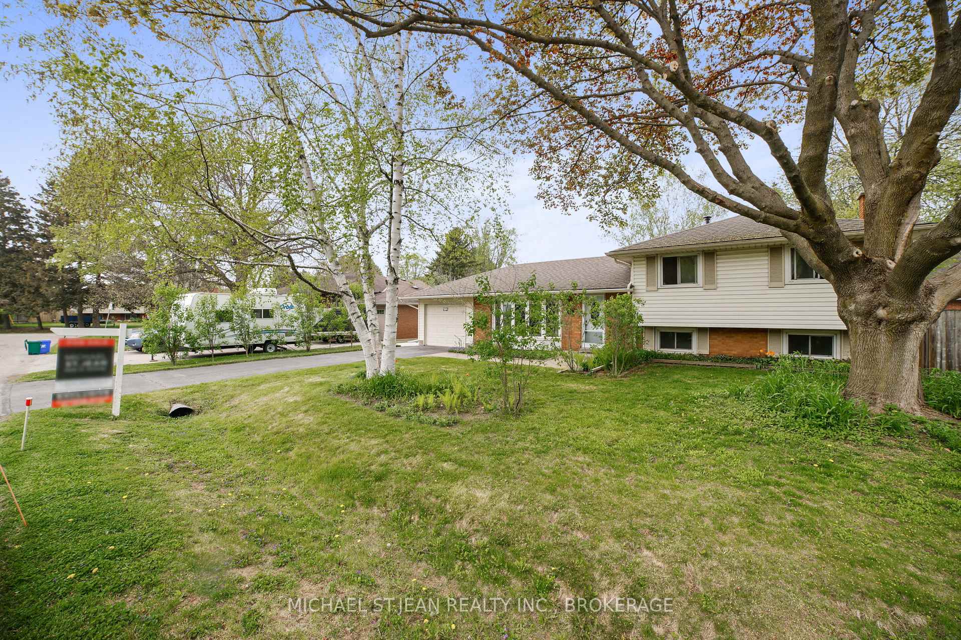 Photo 31 of 175 Council Crescent, Hamilton, Ancaster — HOMEH