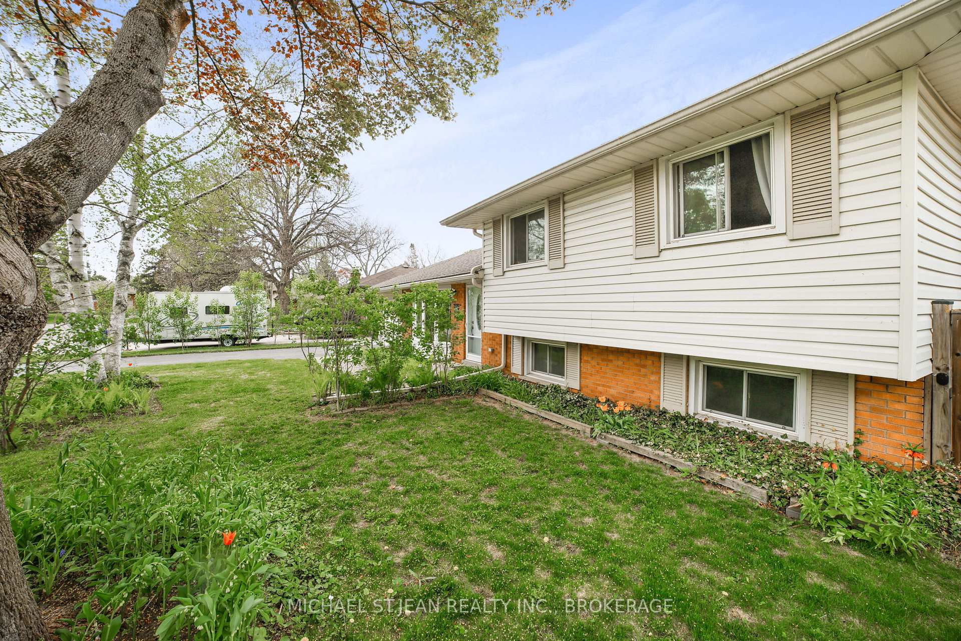 Photo 32 of 175 Council Crescent, Hamilton, Ancaster — HOMEH