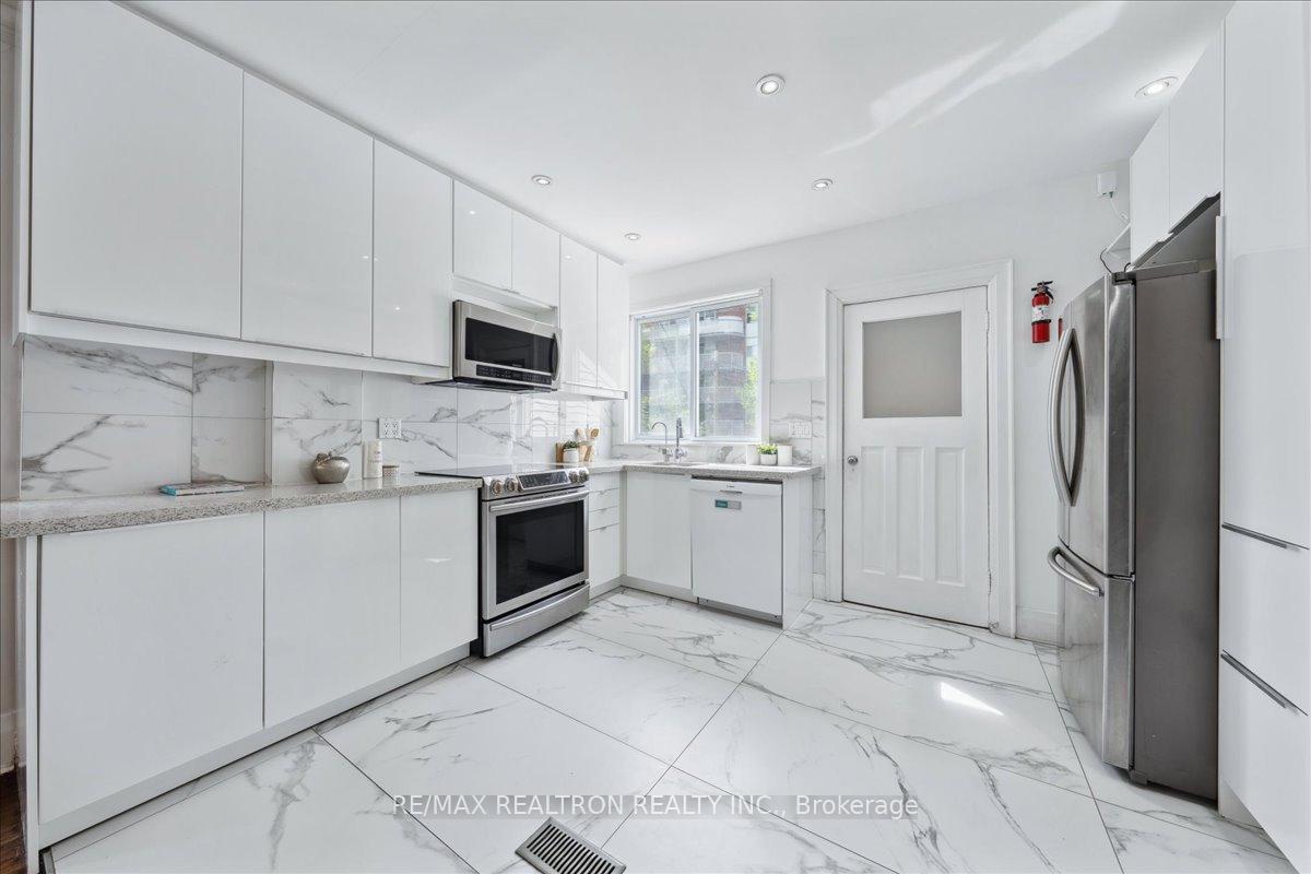 Photo 5 of 17 Ranleigh Avenue, Toronto, Lawrence Park North — HOMEH