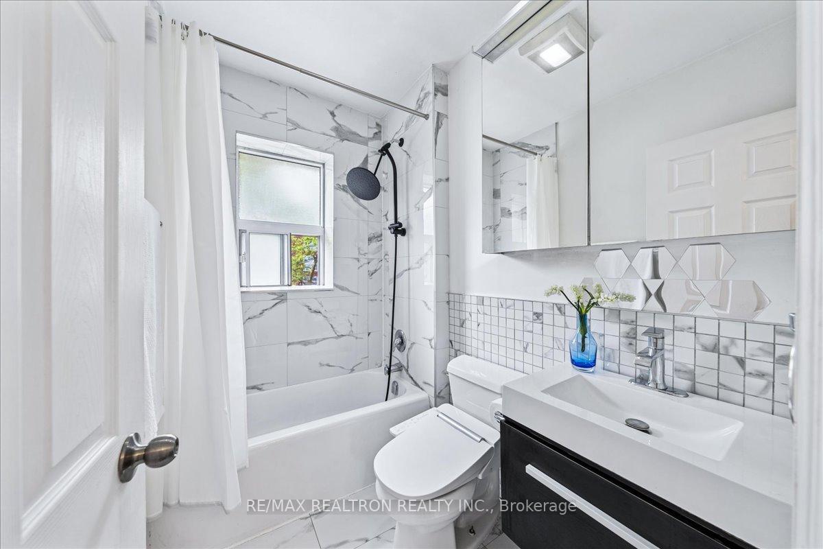 Photo 11 of 17 Ranleigh Avenue, Toronto, Lawrence Park North — HOMEH