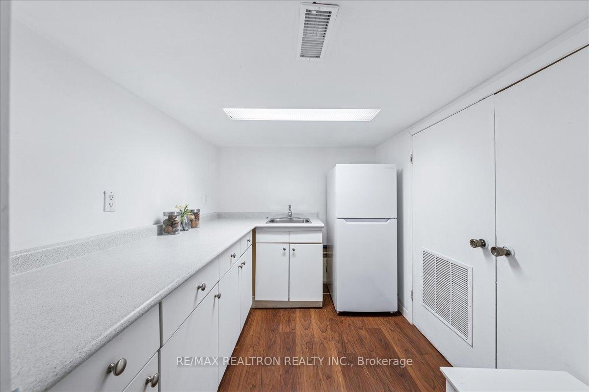 Photo 40 of 17 Ranleigh Avenue, Toronto, Lawrence Park North — HOMEH