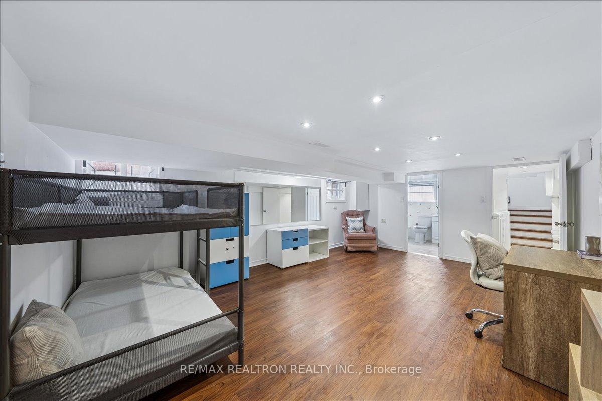 Photo 48 of 17 Ranleigh Avenue, Toronto, Lawrence Park North — HOMEH
