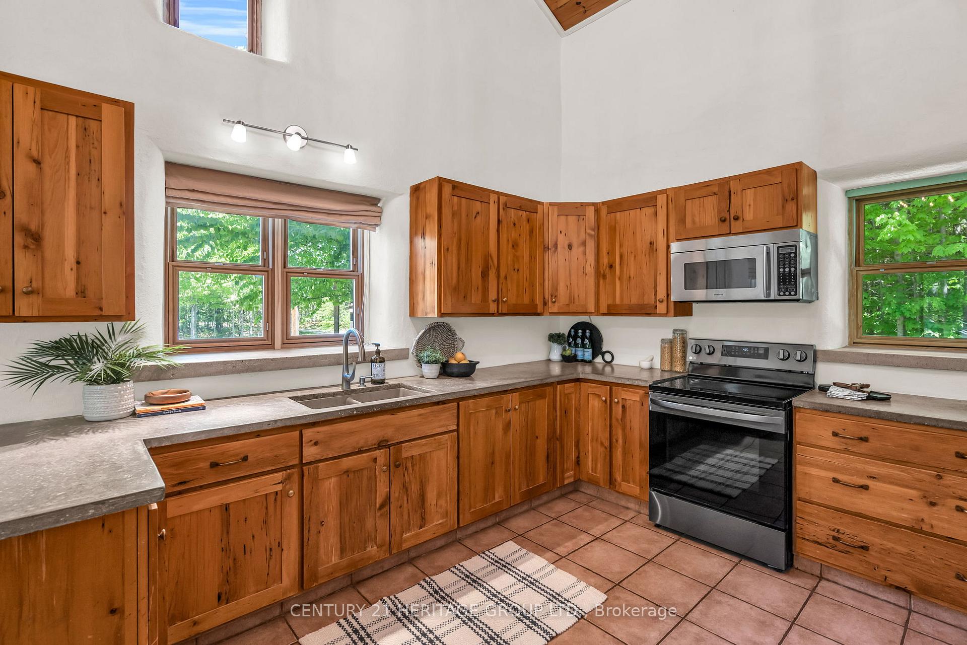 Photo 12 of 5745 Line 3 N, Oro-Medonte, Rural Oro-Medonte — HOMEH