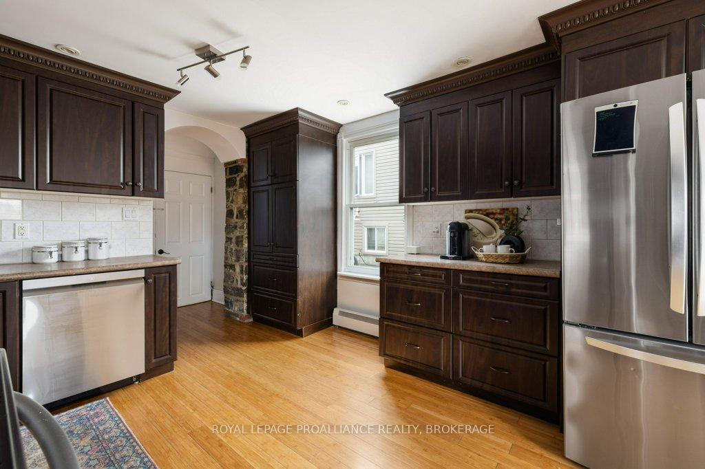 Photo 11 of 29 Charles Street, Kingston, East of Sir John A. Blvd — HOMEH