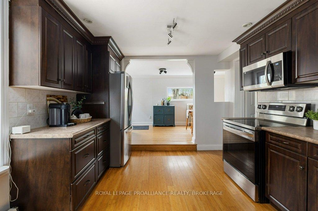 Photo 13 of 29 Charles Street, Kingston, East of Sir John A. Blvd — HOMEH