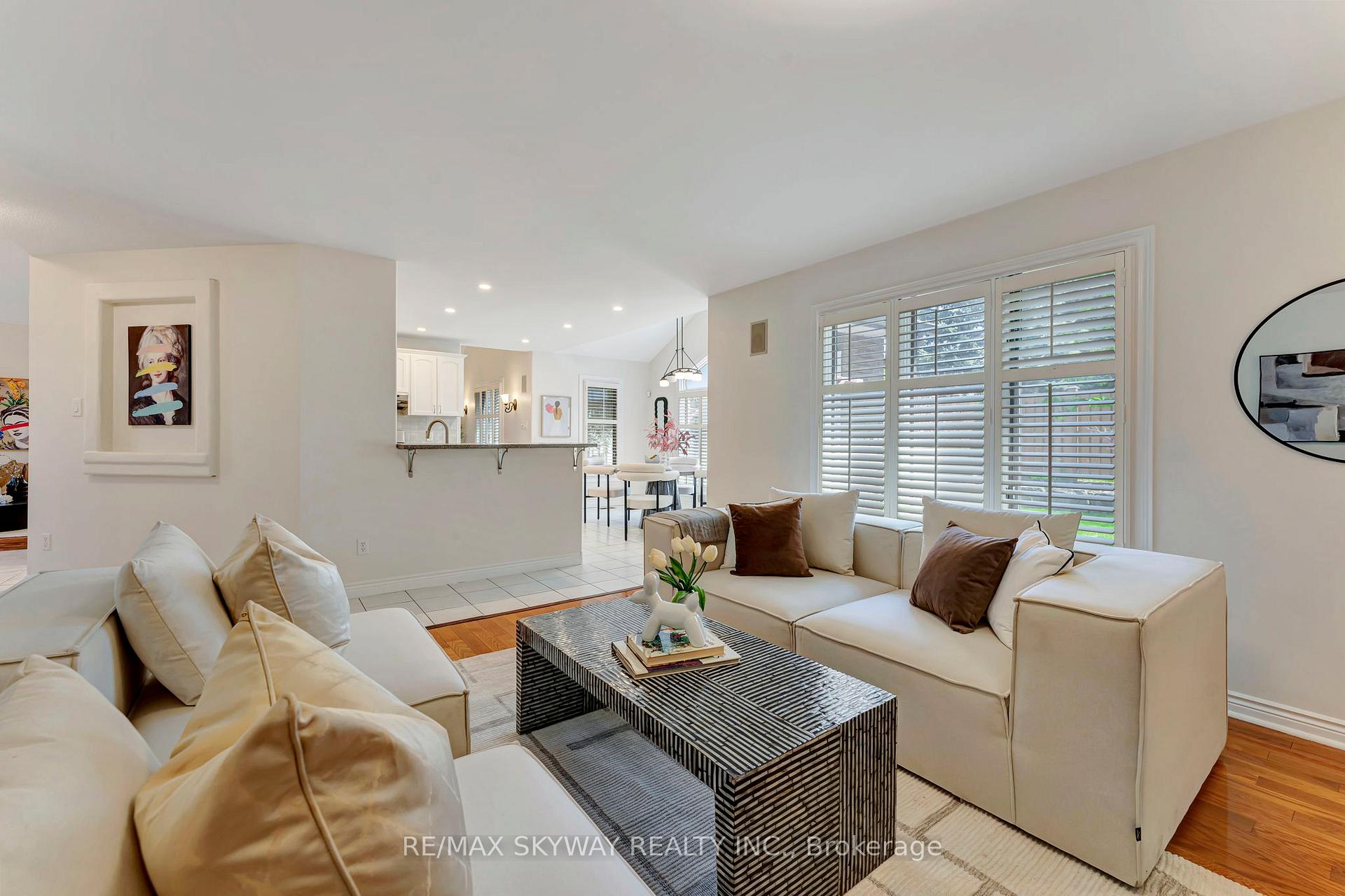 Photo 10 of 84 Gatestone Drive, Hamilton, Stoney Creek Mountain — HOMEH