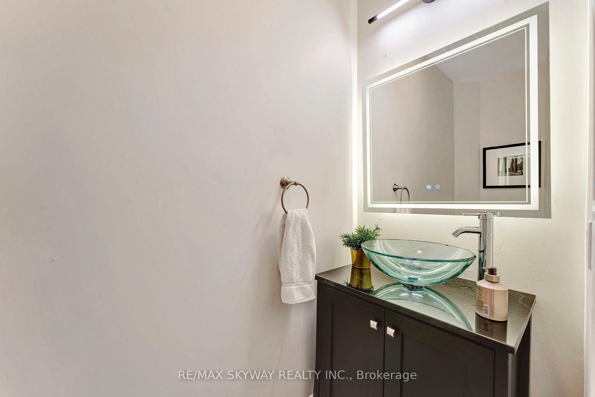 Photo 7 of 84 Gatestone Drive, Hamilton, Stoney Creek Mountain — HOMEH
