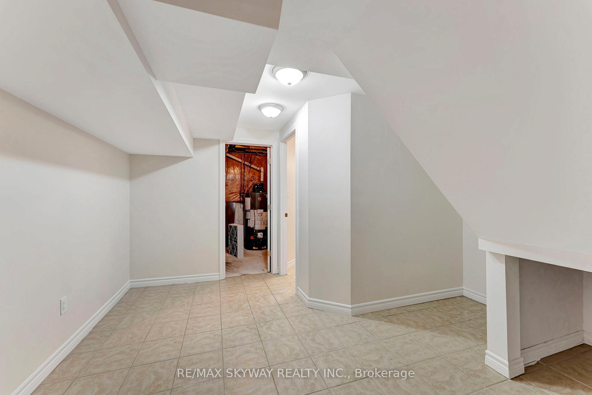 Photo 25 of 84 Gatestone Drive, Hamilton, Stoney Creek Mountain — HOMEH