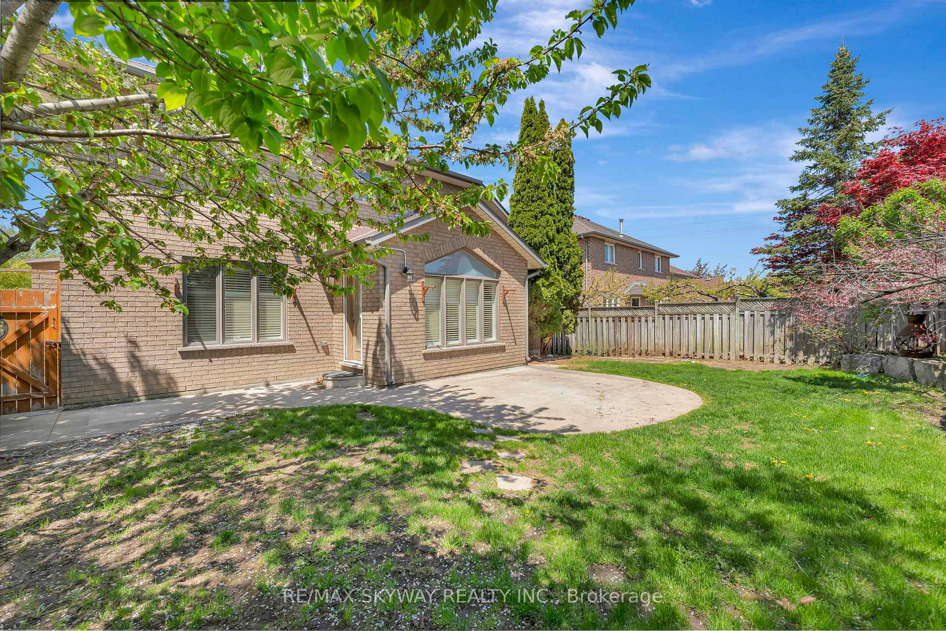 Photo 34 of 84 Gatestone Drive, Hamilton, Stoney Creek Mountain — HOMEH