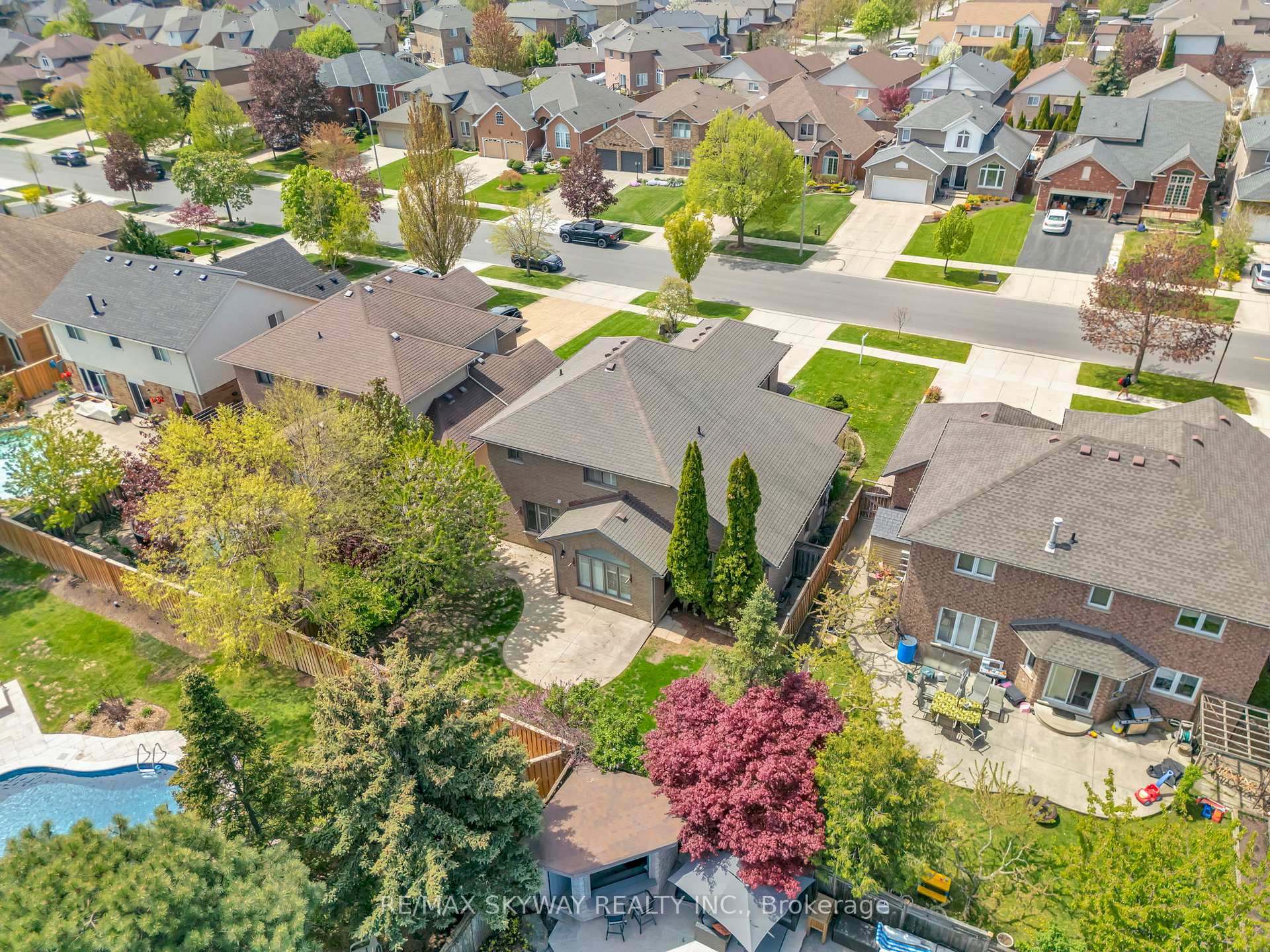 Photo 36 of 84 Gatestone Drive, Hamilton, Stoney Creek Mountain — HOMEH