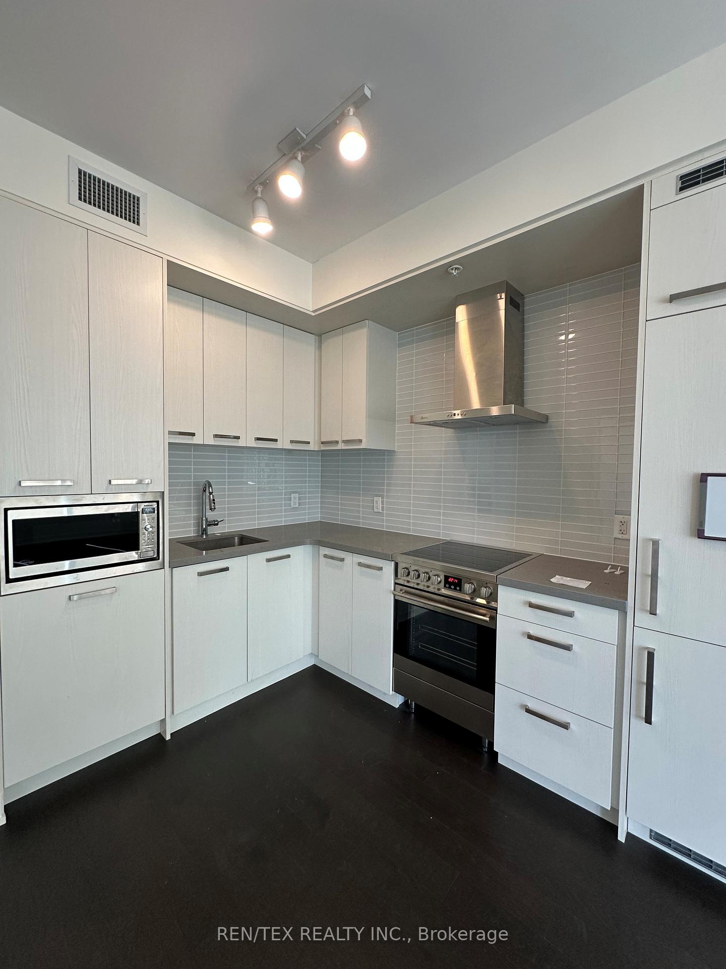 Photo 5 of Unit S307, 120 Bayview Avenue, Toronto, Waterfront Communities — HOMEH