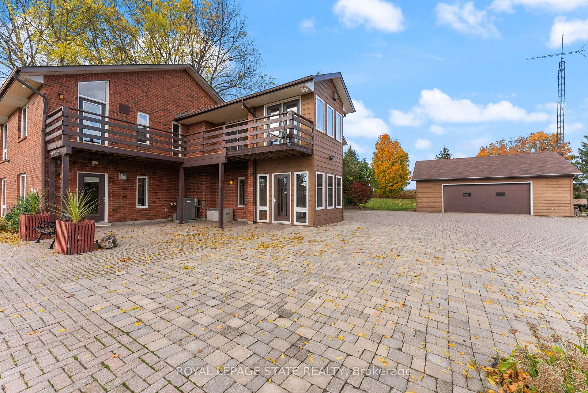 Photo 2 of 2329 Powerline Road W, Hamilton, Rural Ancaster — HOMEH