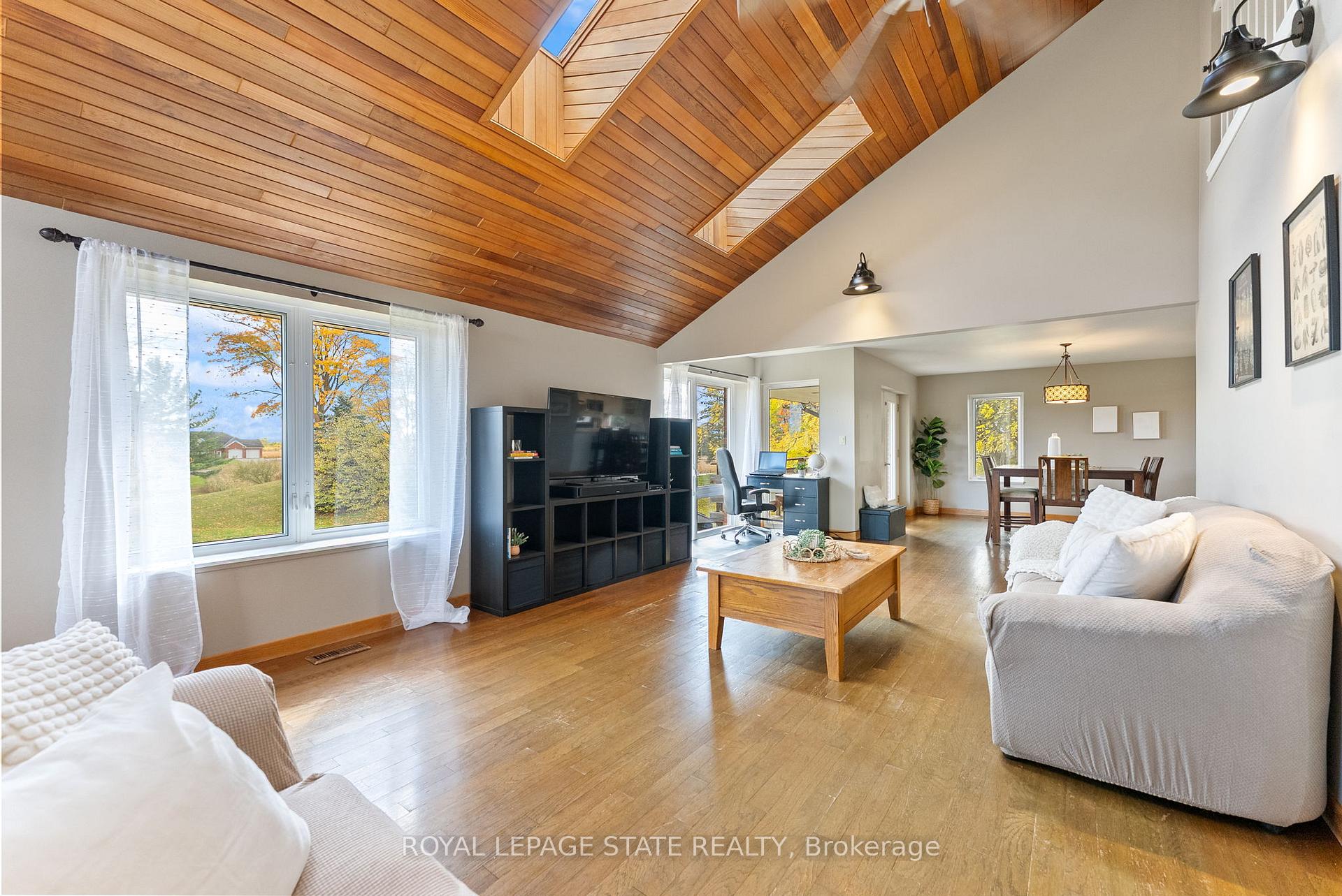 Photo 4 of 2329 Powerline Road W, Hamilton, Rural Ancaster — HOMEH