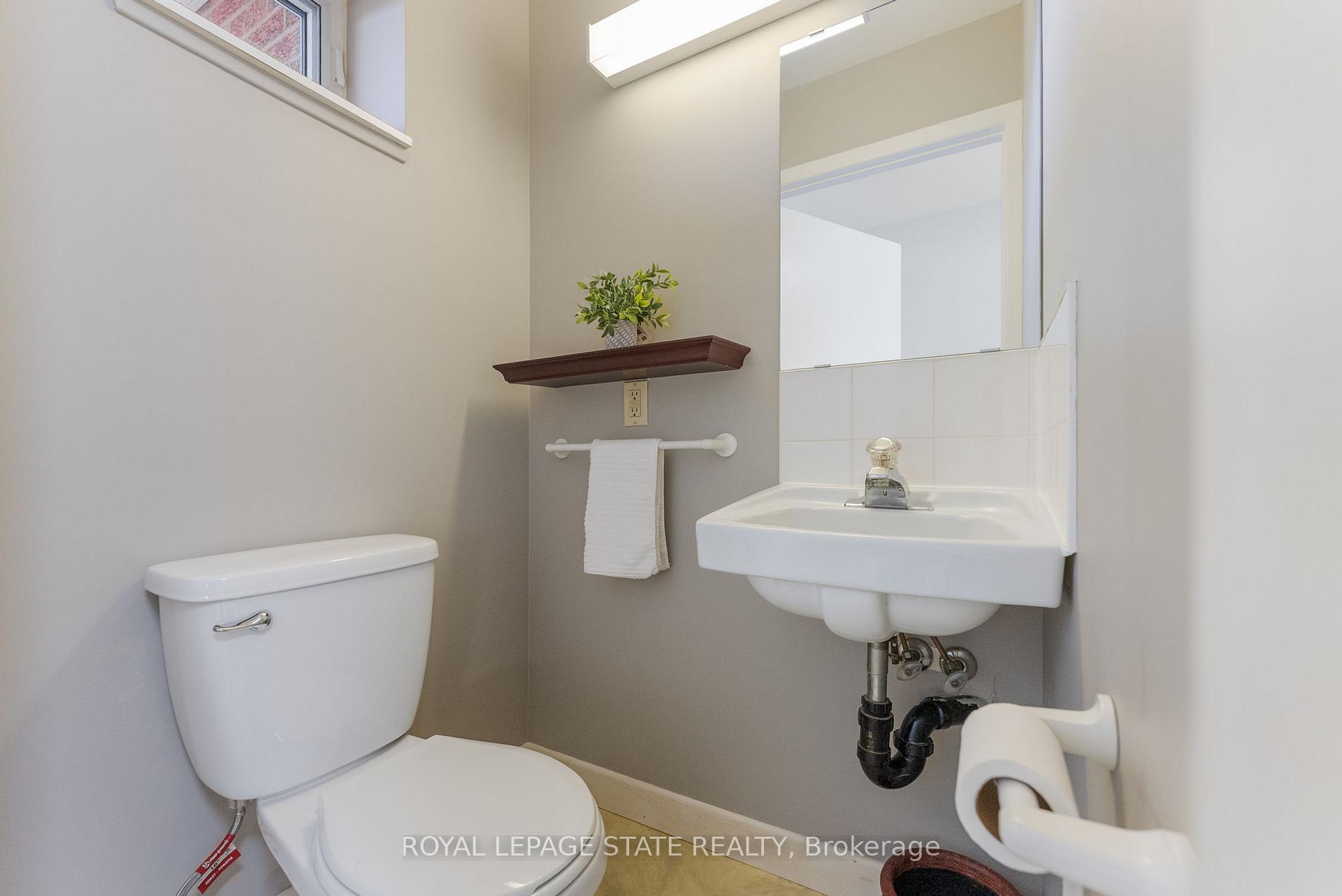 Photo 12 of 2329 Powerline Road W, Hamilton, Rural Ancaster — HOMEH