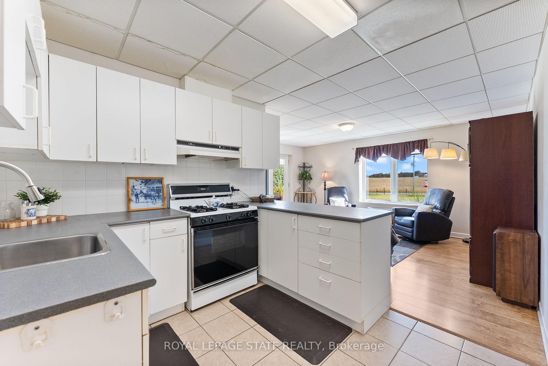 Photo 34 of 2329 Powerline Road W, Hamilton, Rural Ancaster — HOMEH