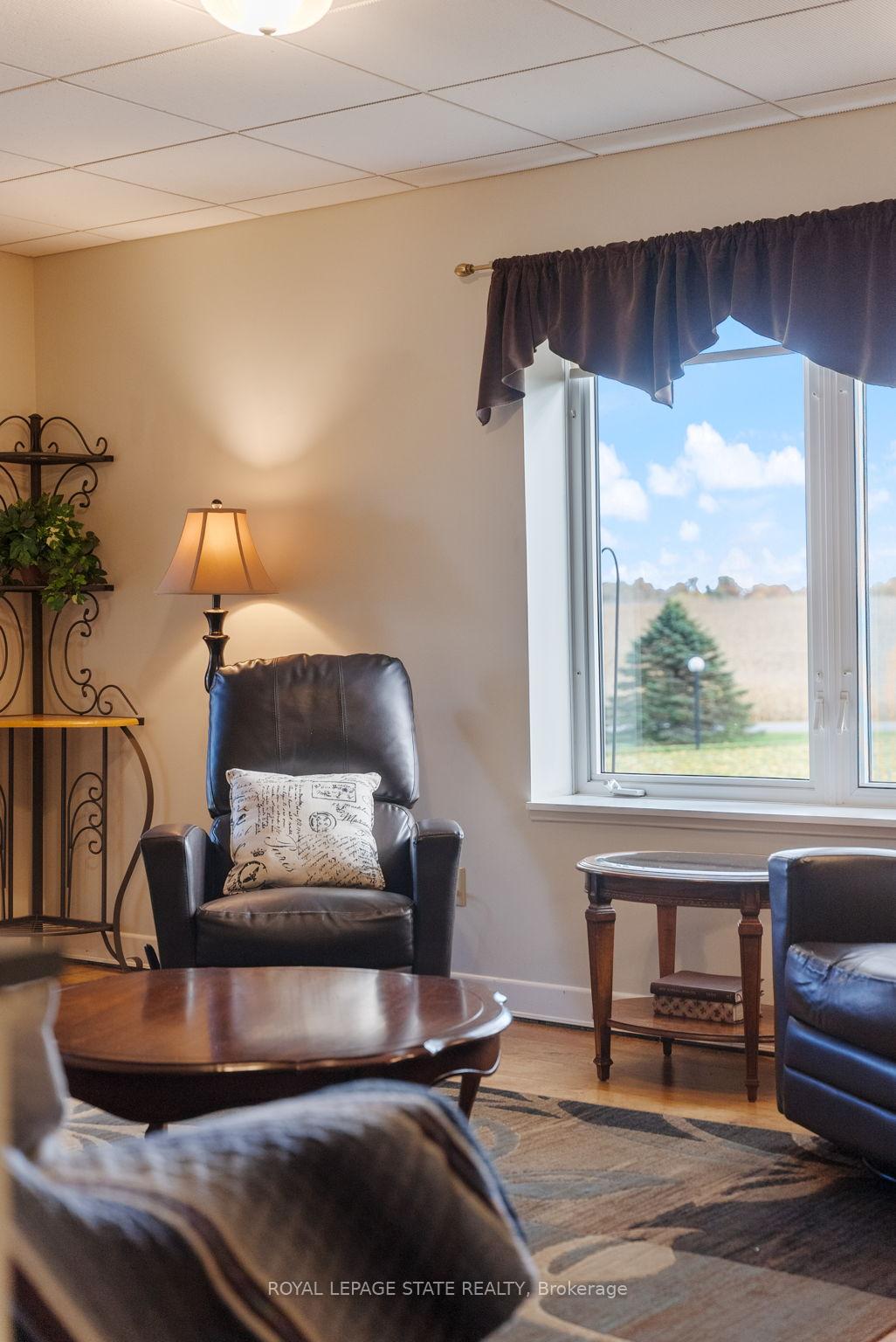 Photo 36 of 2329 Powerline Road W, Hamilton, Rural Ancaster — HOMEH