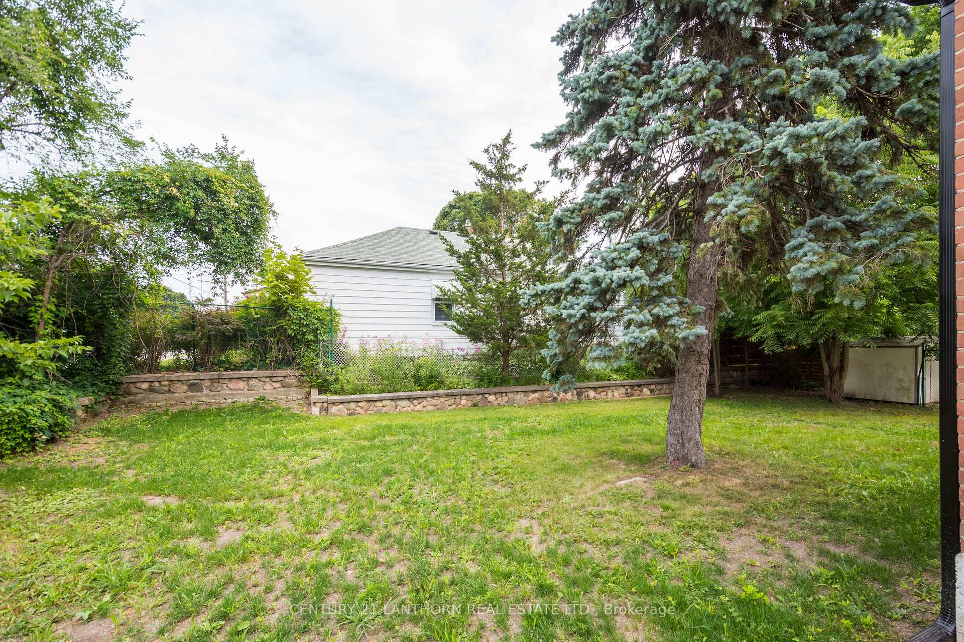 Photo 24 of 66 Crestview Avenue, Belleville, Belleville Ward — HOMEH