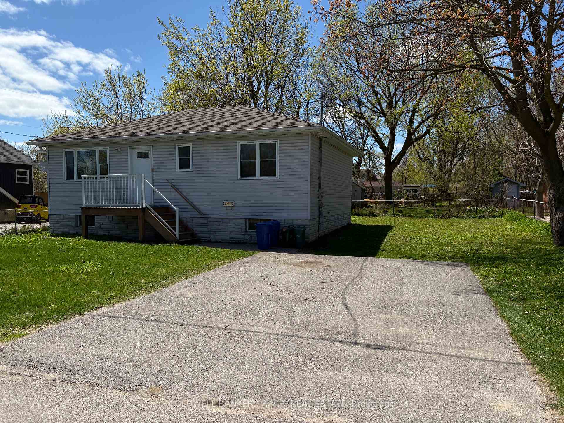 Photo 1 of 33 Douglas Street, Orillia — HOMEH
