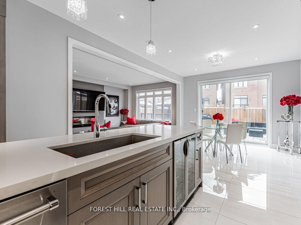 Photo 12 of 6 Yvette Street, Whitby, Rural Whitby — HOMEH