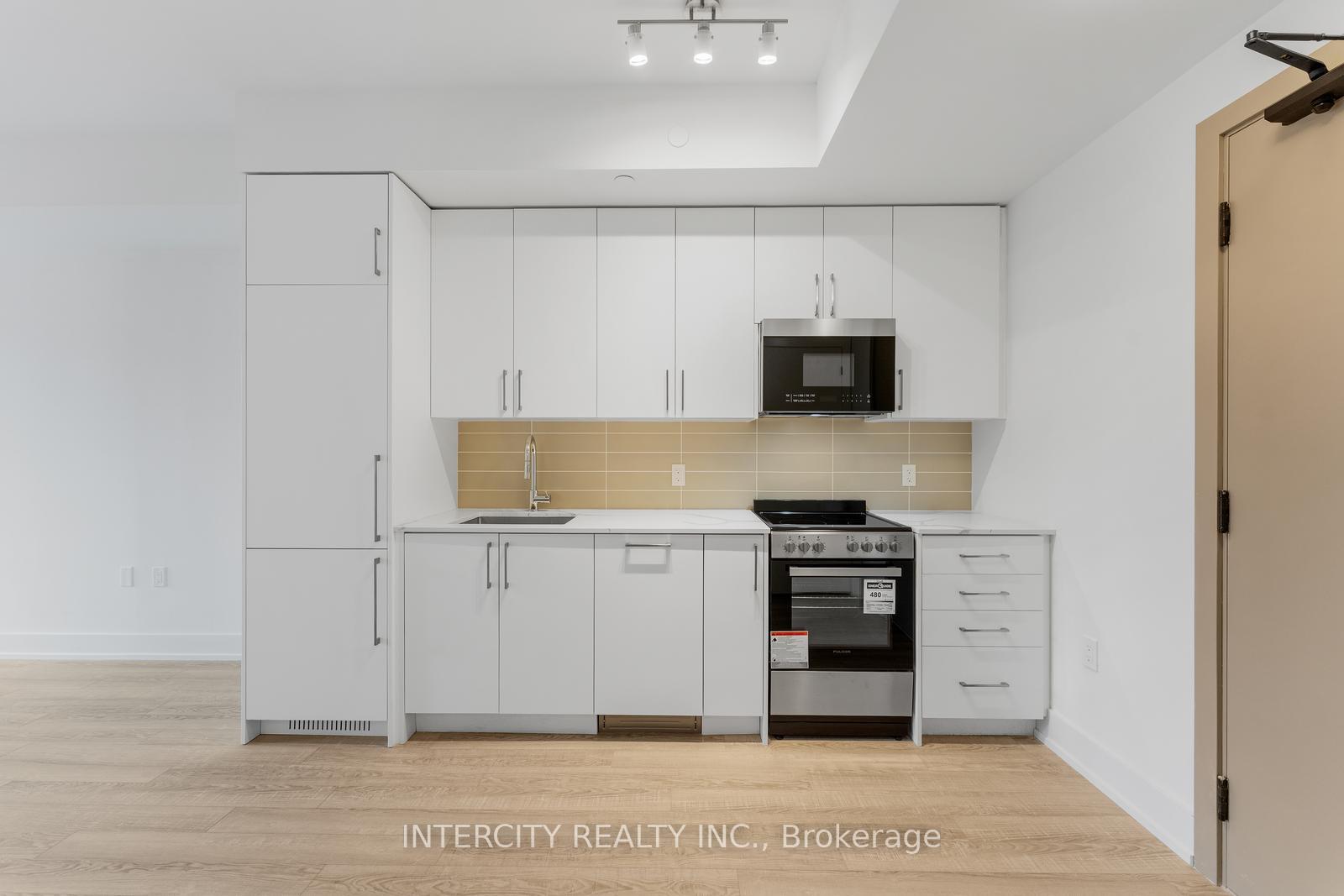 Photo 4 of Unit 332, 2075 King Road, King, King City — HOMEH