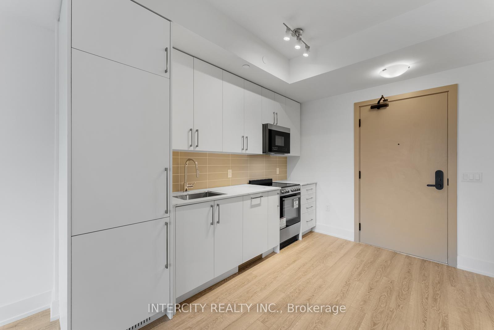 Photo 9 of Unit 332, 2075 King Road, King, King City — HOMEH