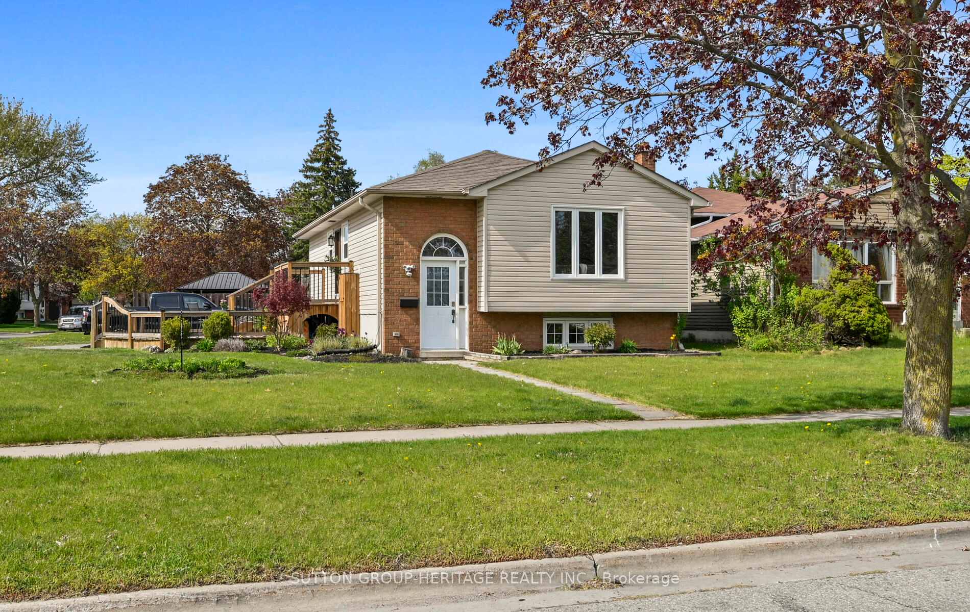 Photo 1 of 194 Seneca Avenue, Oshawa, Samac — HOMEH