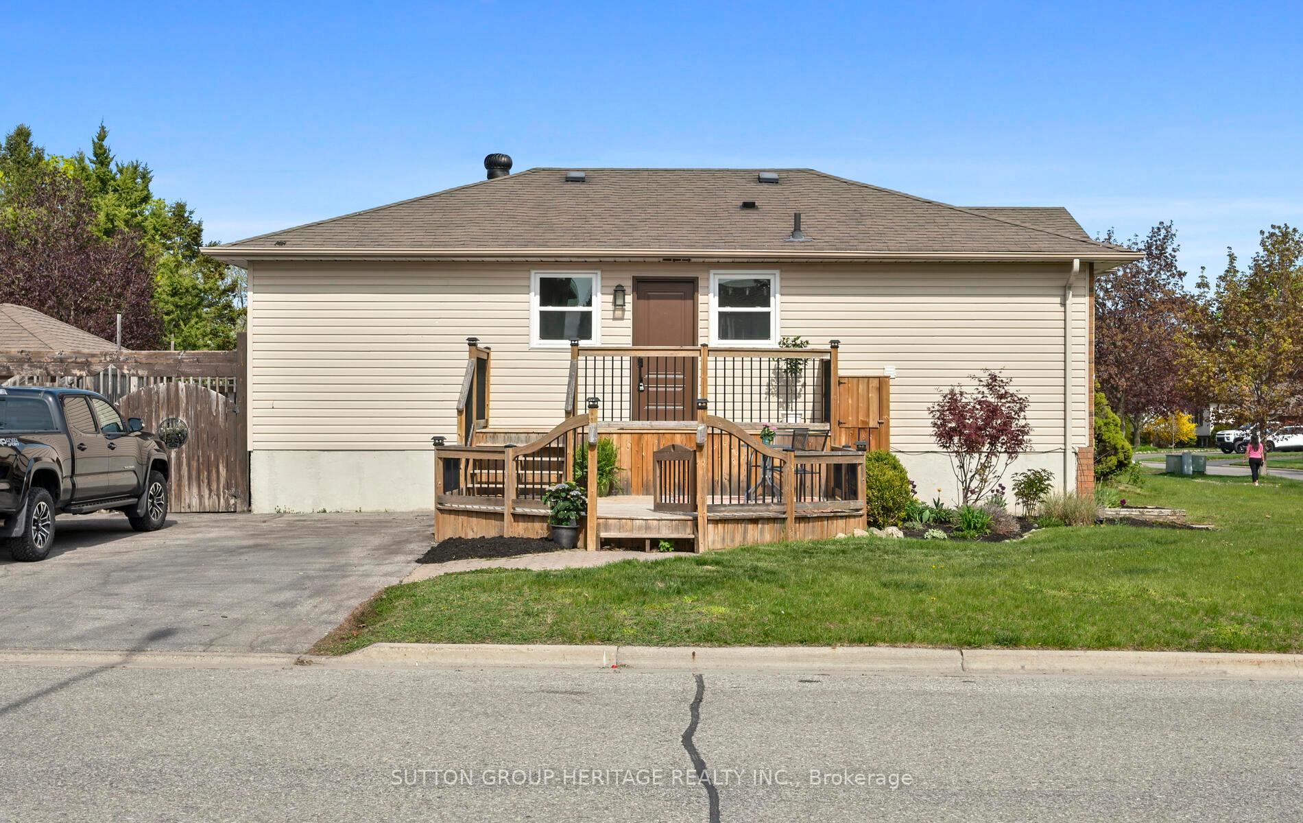 Photo 3 of 194 Seneca Avenue, Oshawa, Samac — HOMEH