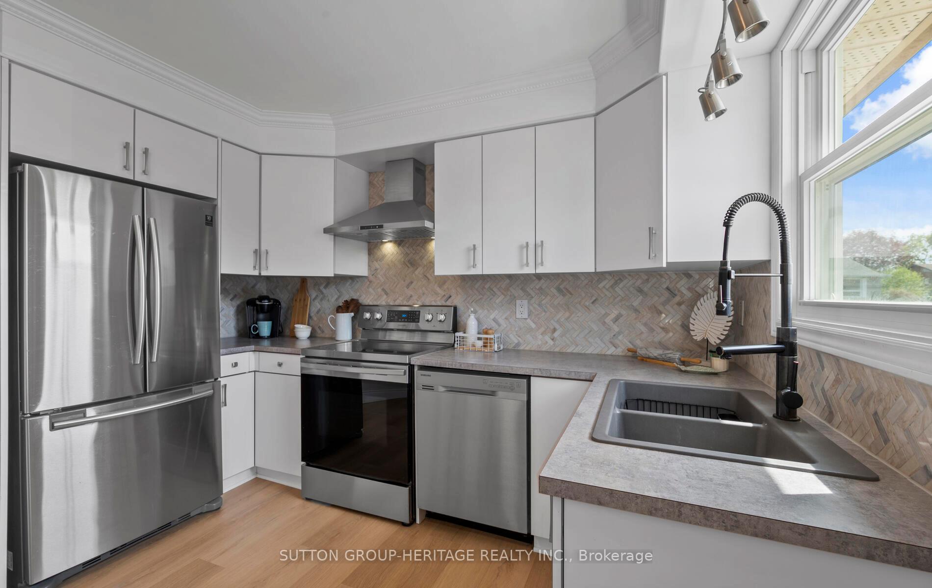Photo 33 of 194 Seneca Avenue, Oshawa, Samac — HOMEH