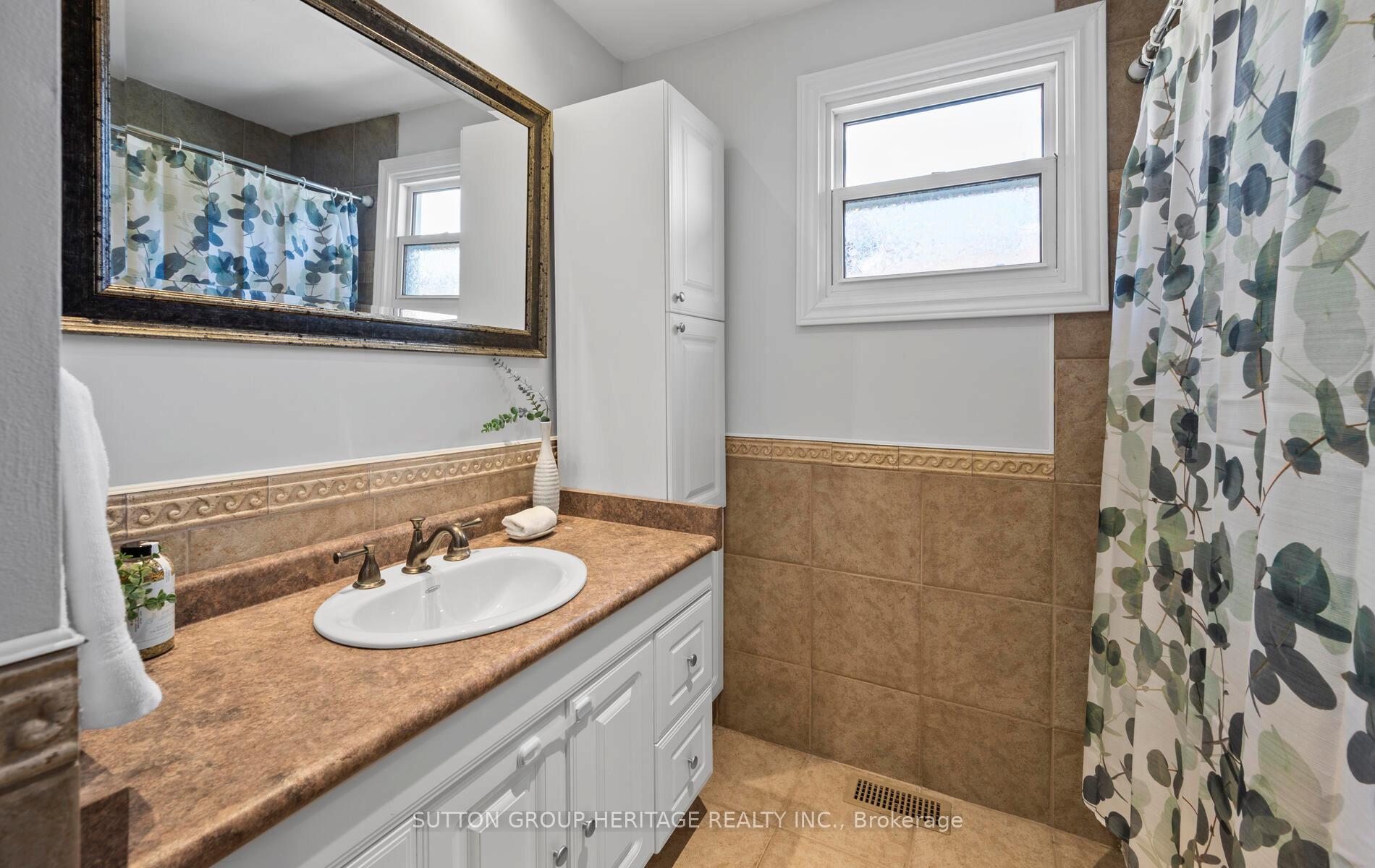 Photo 20 of 194 Seneca Avenue, Oshawa, Samac — HOMEH