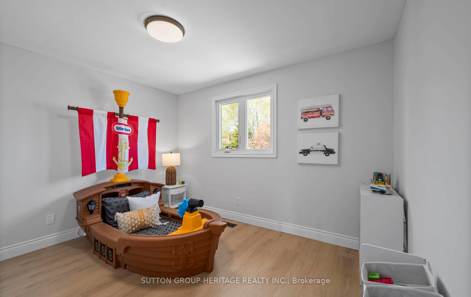 Photo 16 of 194 Seneca Avenue, Oshawa, Samac — HOMEH
