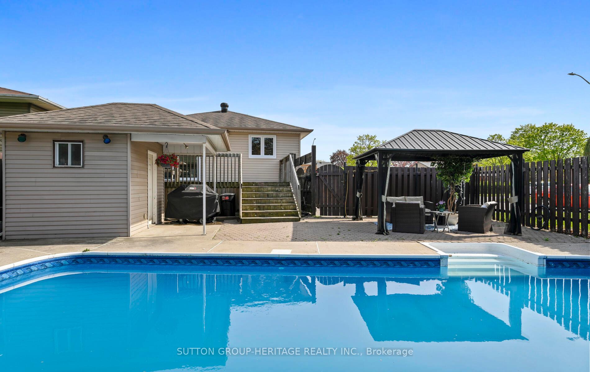 Photo 27 of 194 Seneca Avenue, Oshawa, Samac — HOMEH