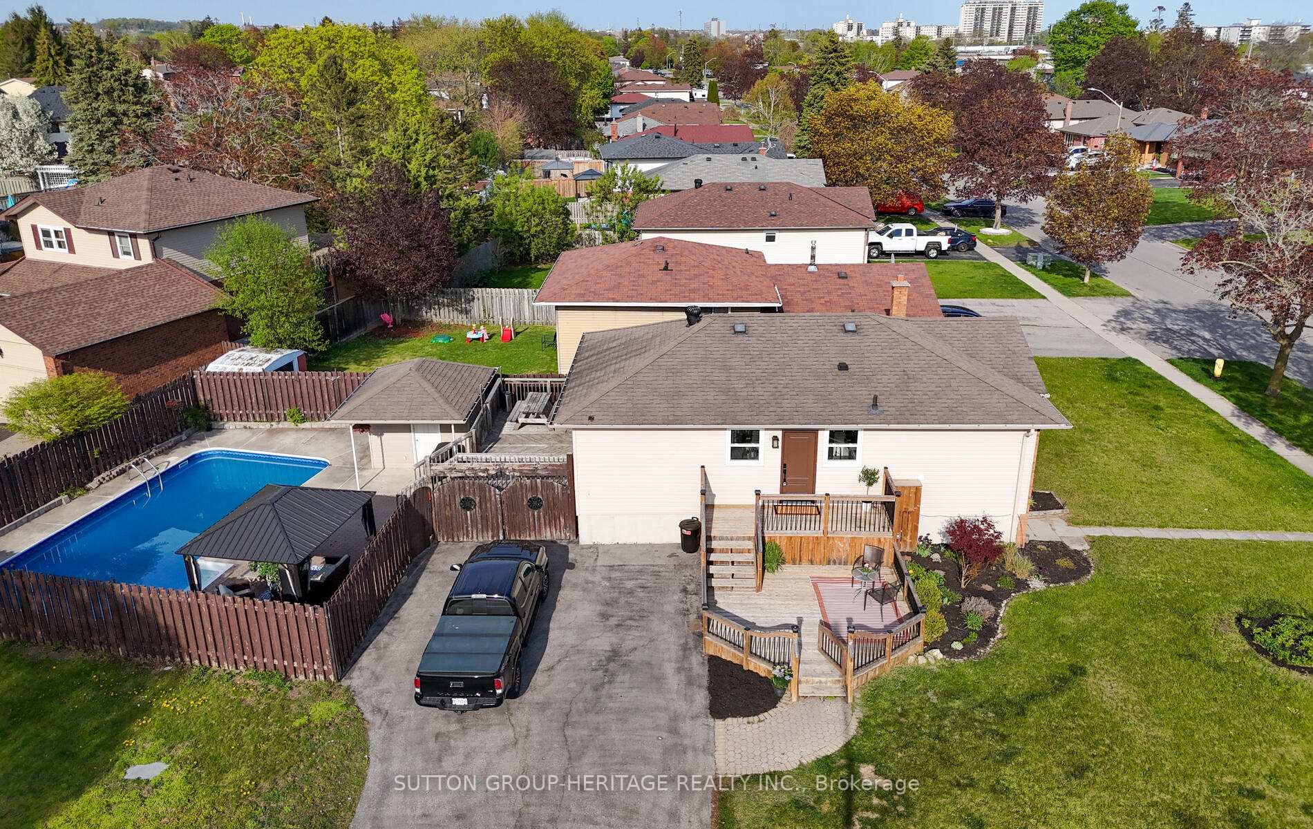 Photo 30 of 194 Seneca Avenue, Oshawa, Samac — HOMEH