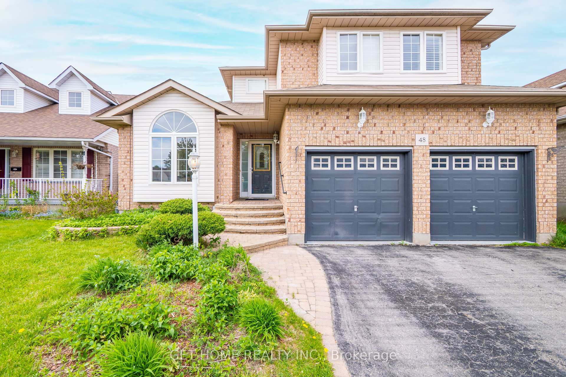 Photo 9 of 48 Niagara Drive, Oshawa, Samac — HOMEH