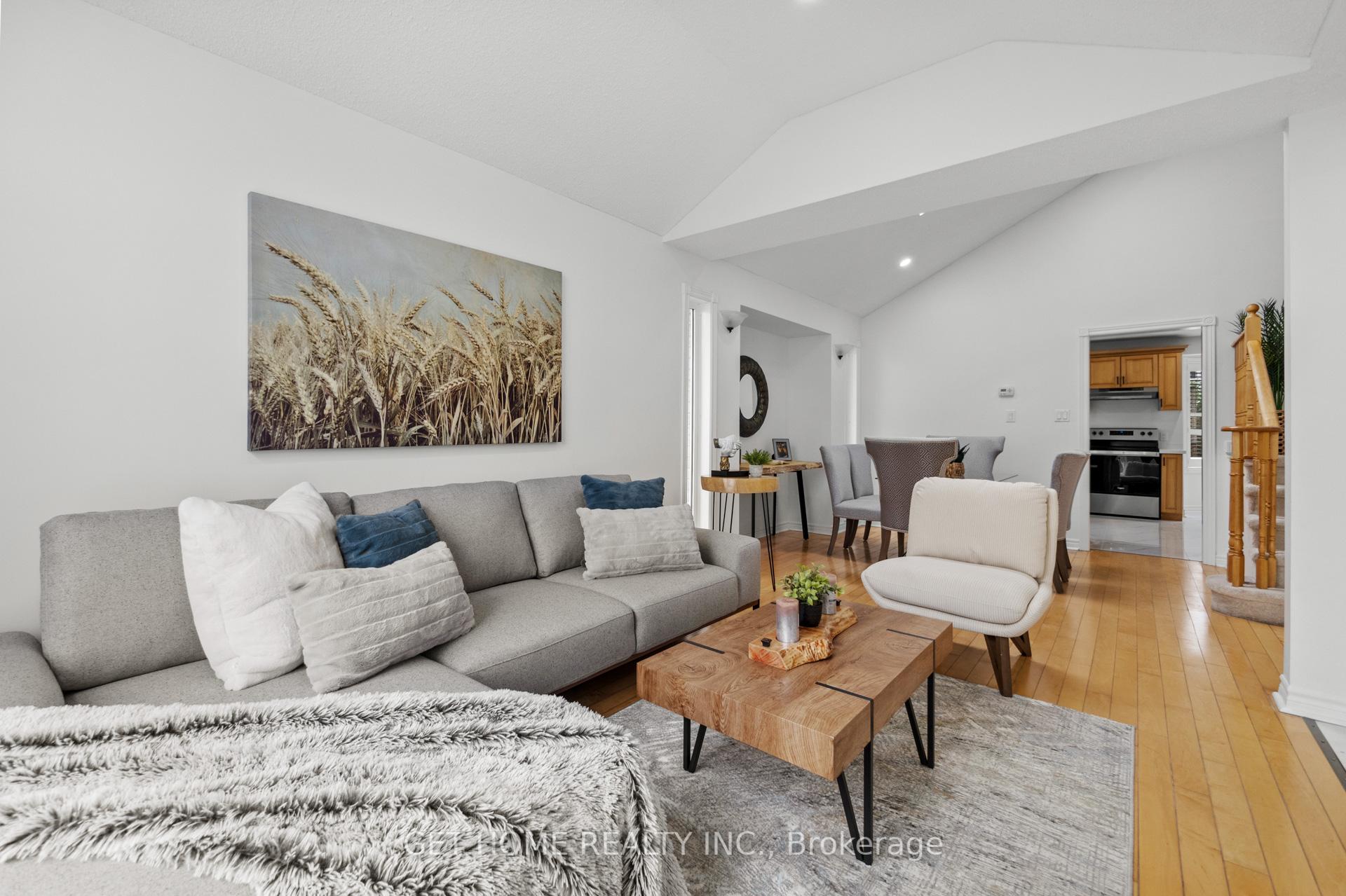 Photo 11 of 48 Niagara Drive, Oshawa, Samac — HOMEH