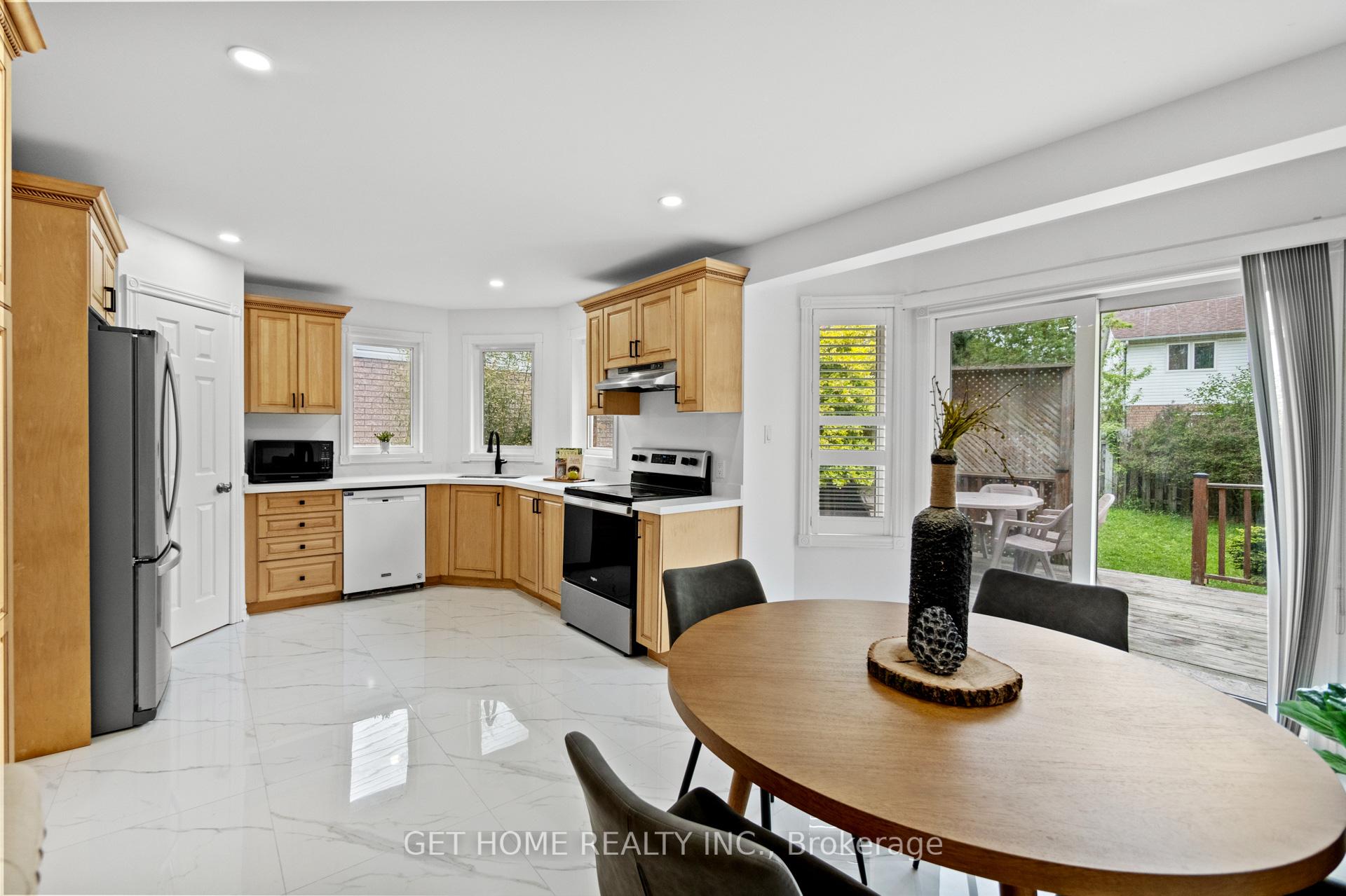 Photo 25 of 48 Niagara Drive, Oshawa, Samac — HOMEH