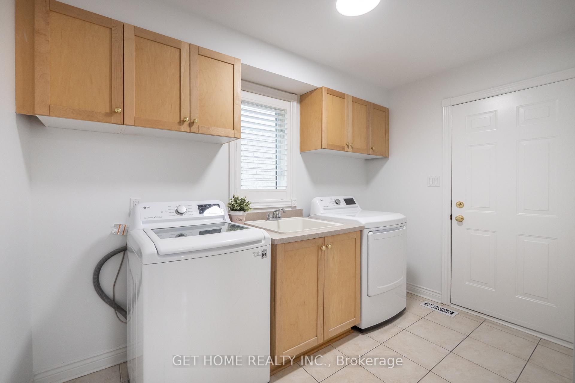 Photo 18 of 48 Niagara Drive, Oshawa, Samac — HOMEH