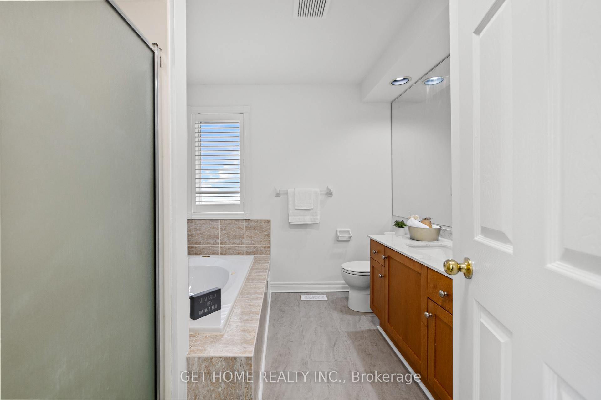 Photo 23 of 48 Niagara Drive, Oshawa, Samac — HOMEH