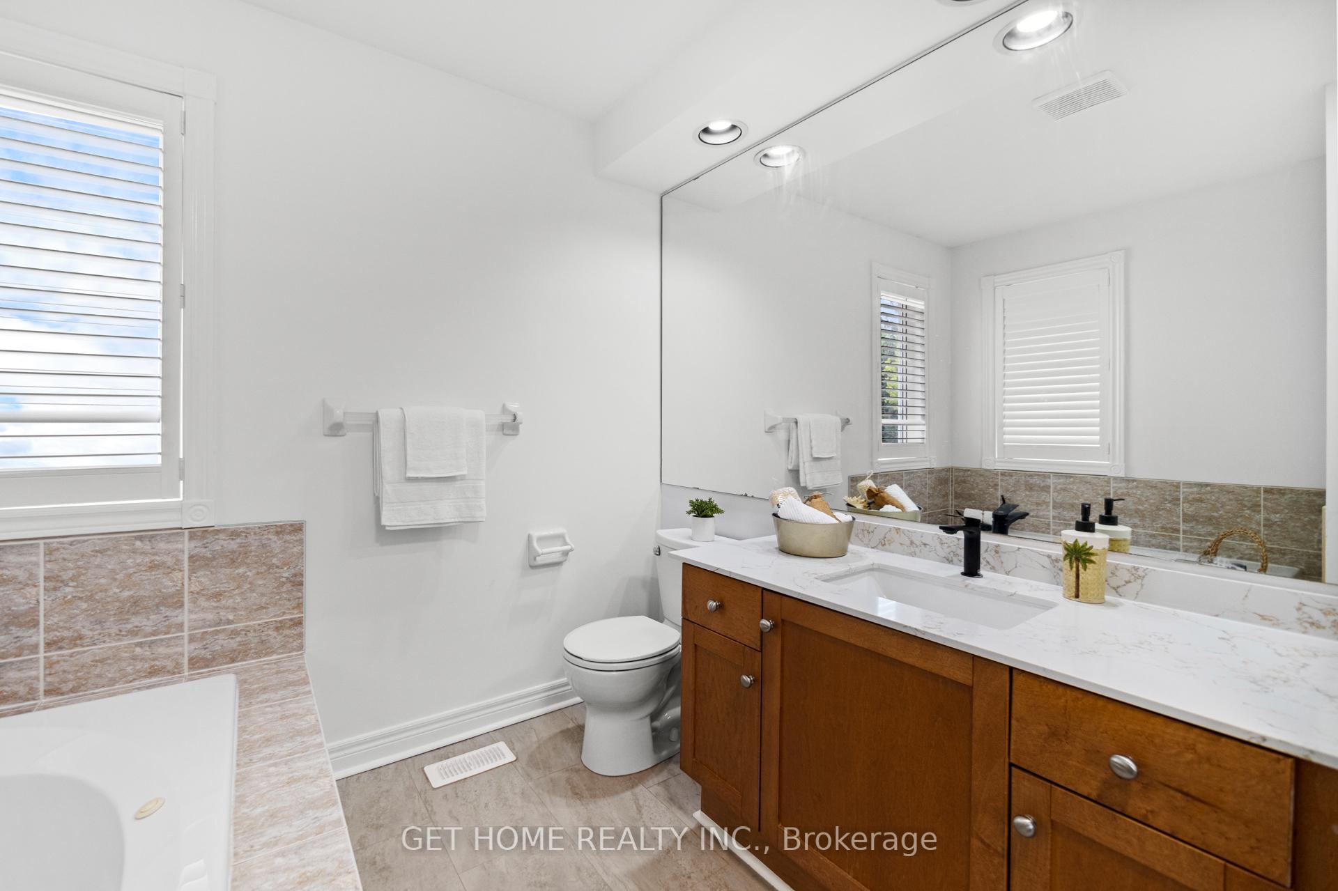 Photo 30 of 48 Niagara Drive, Oshawa, Samac — HOMEH