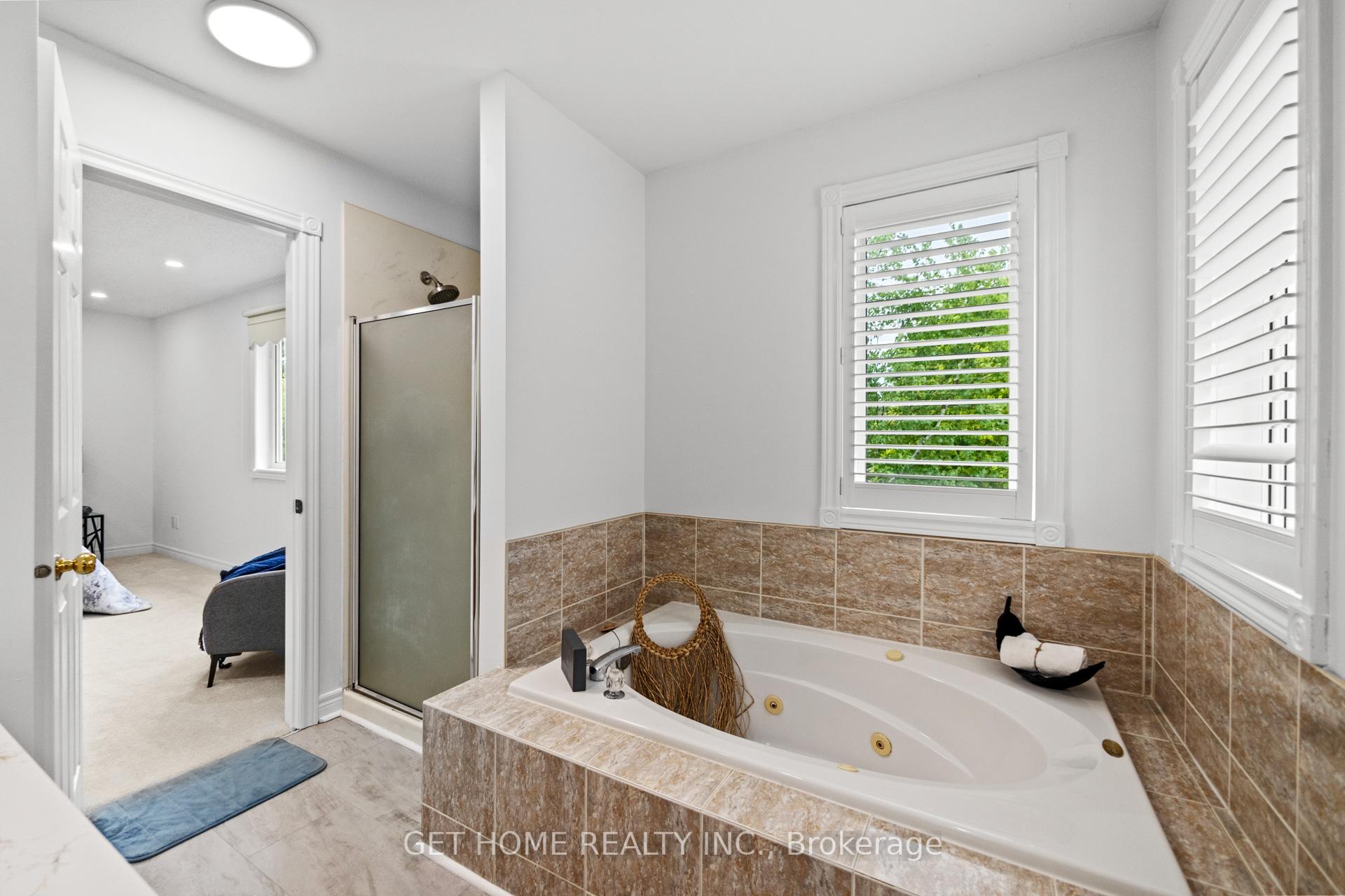 Photo 32 of 48 Niagara Drive, Oshawa, Samac — HOMEH